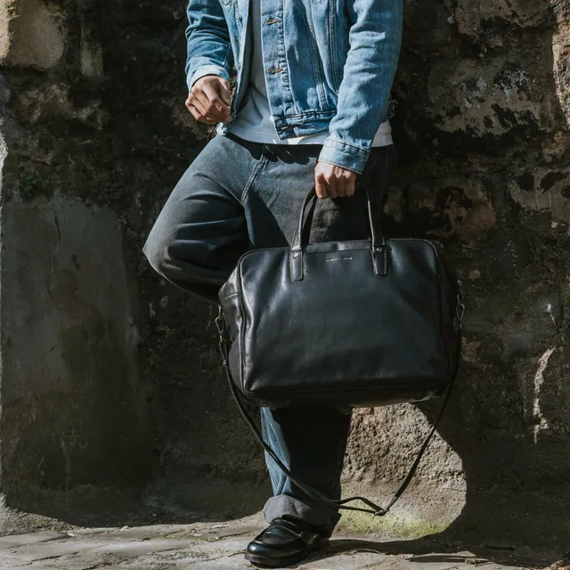 arthur-et-aston-l-on-sac-de-voyage-cuir-noir-cabine image 1