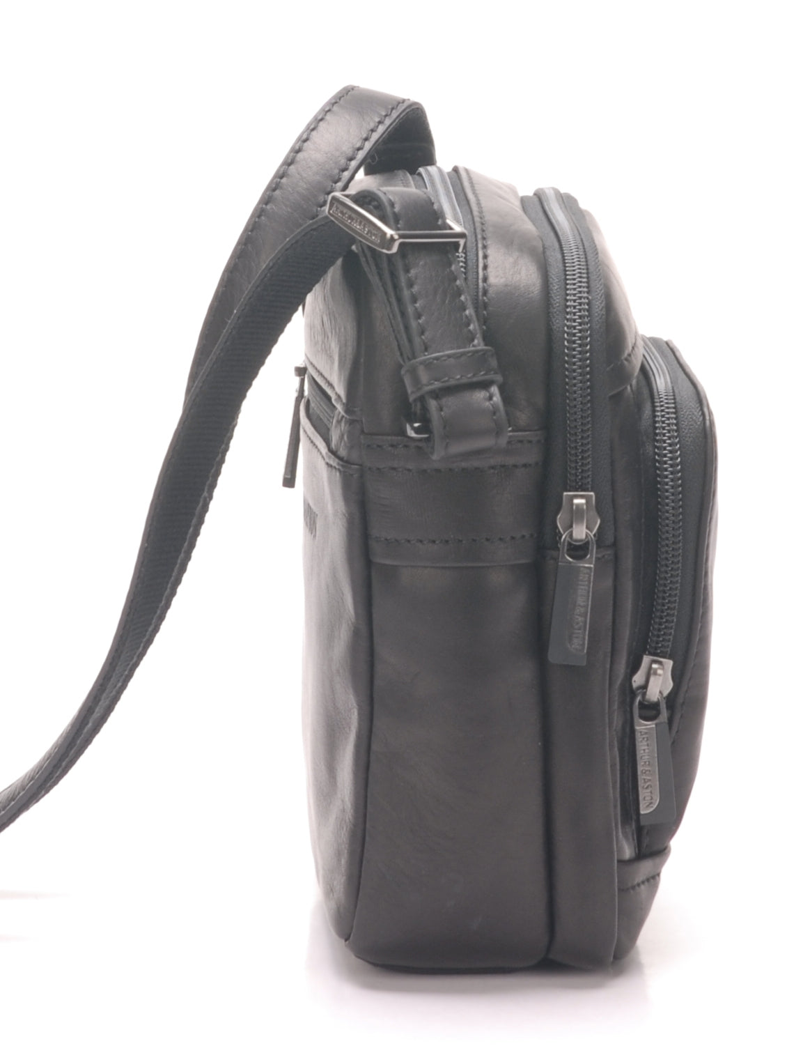 arthur-et-aston-pablo-petit-sac-travers-cuir-noir-fil-noir image 5