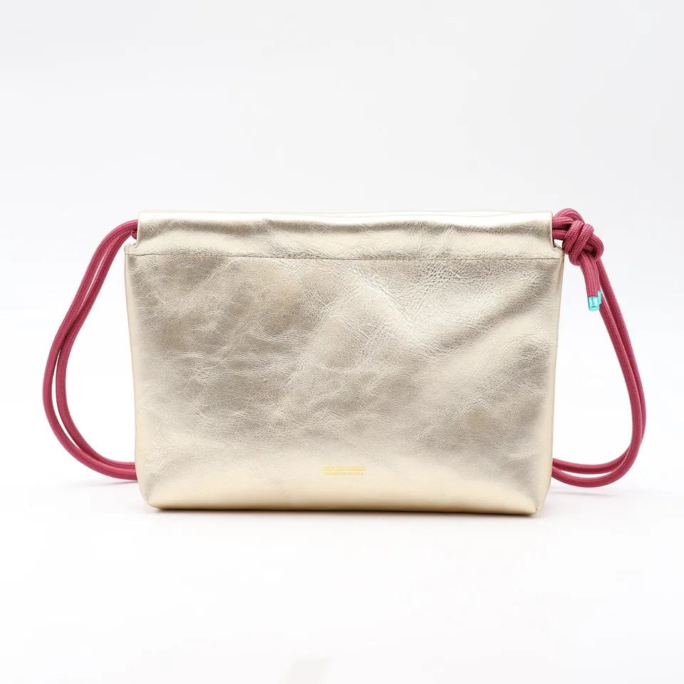 atelier-penso-lut-ce-sac-cuir-crossbody-champagne image 1