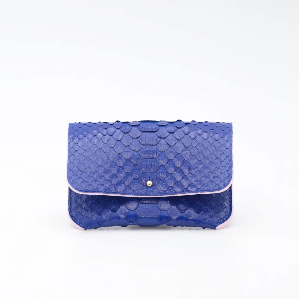 atelier-penso-ft-porte-cartes-cuir-python-bleu-9x13-cm image 1