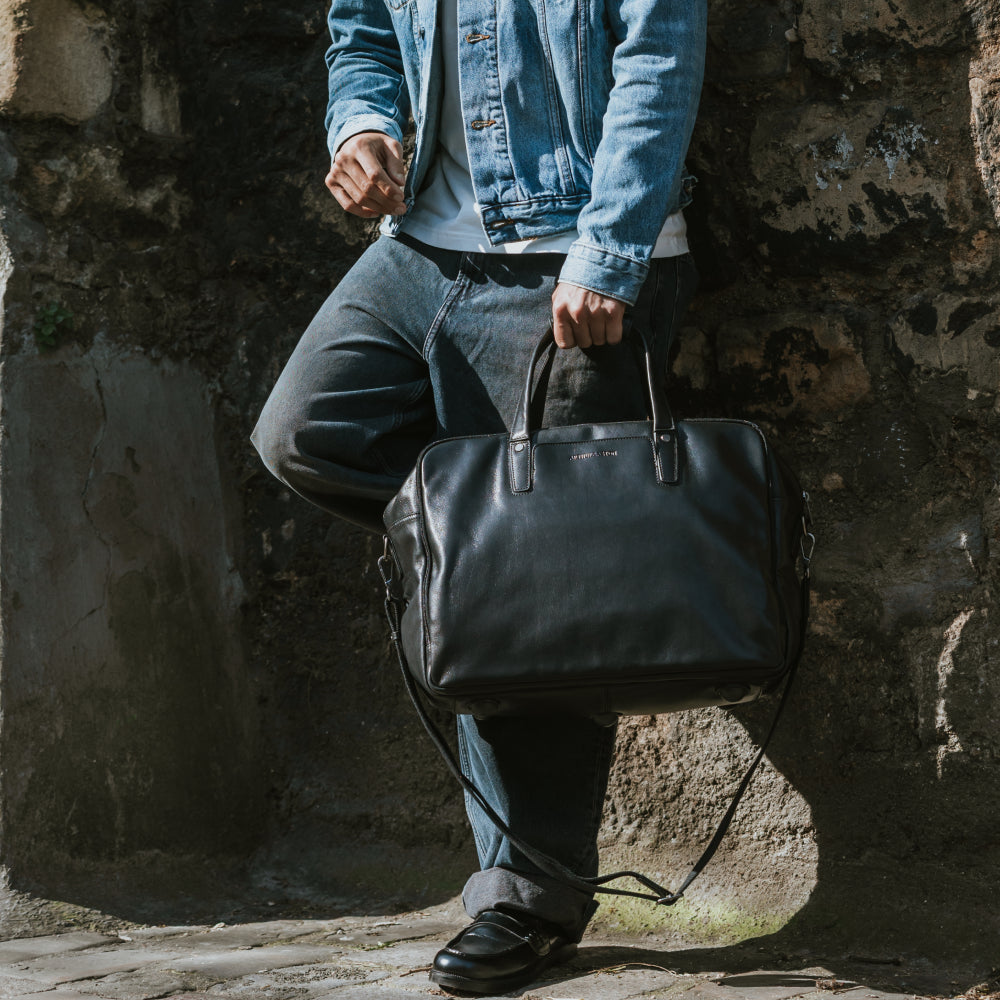 arthur-et-aston-l-on-sac-de-voyage-cuir-noir-cabine image 1