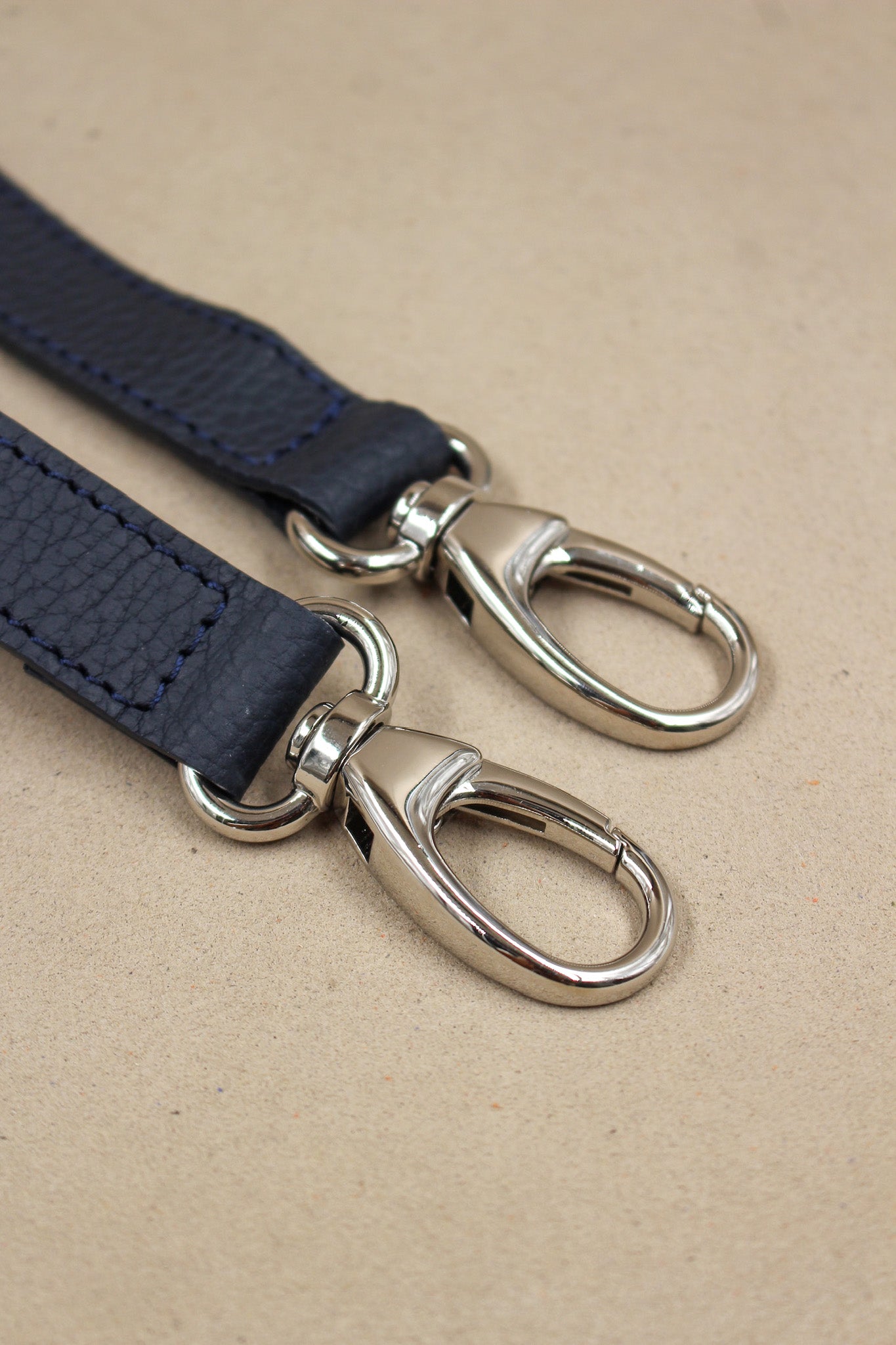charles-et-charlus-bandouli-re-sangle-cuir-grain-noir-100cm image 8