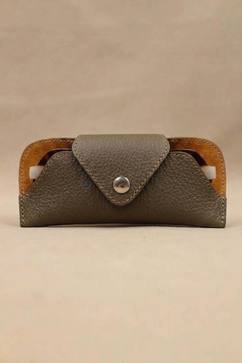 charles-et-charlus-tui-lunettes-cuir-grain-kaki-fabriqu-en-france image 3