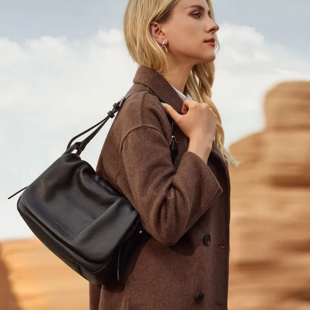 arthur-et-aston-charlize-sac-paule-cuir-noir-rabat image 1