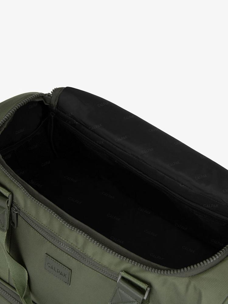 calpak-stevyn-duffel-sac-de-sport-navy-compartiment-chaussures image 5