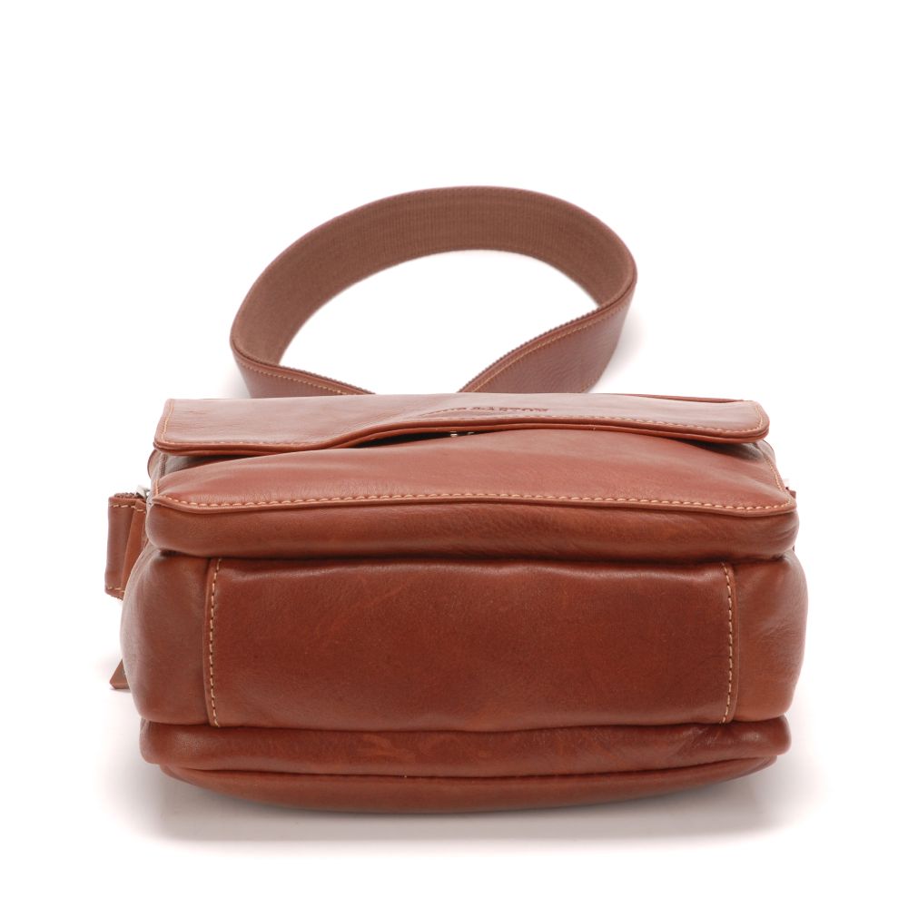 arthur-et-aston-pablo-sac-travers-cuir-plong-noir image 4