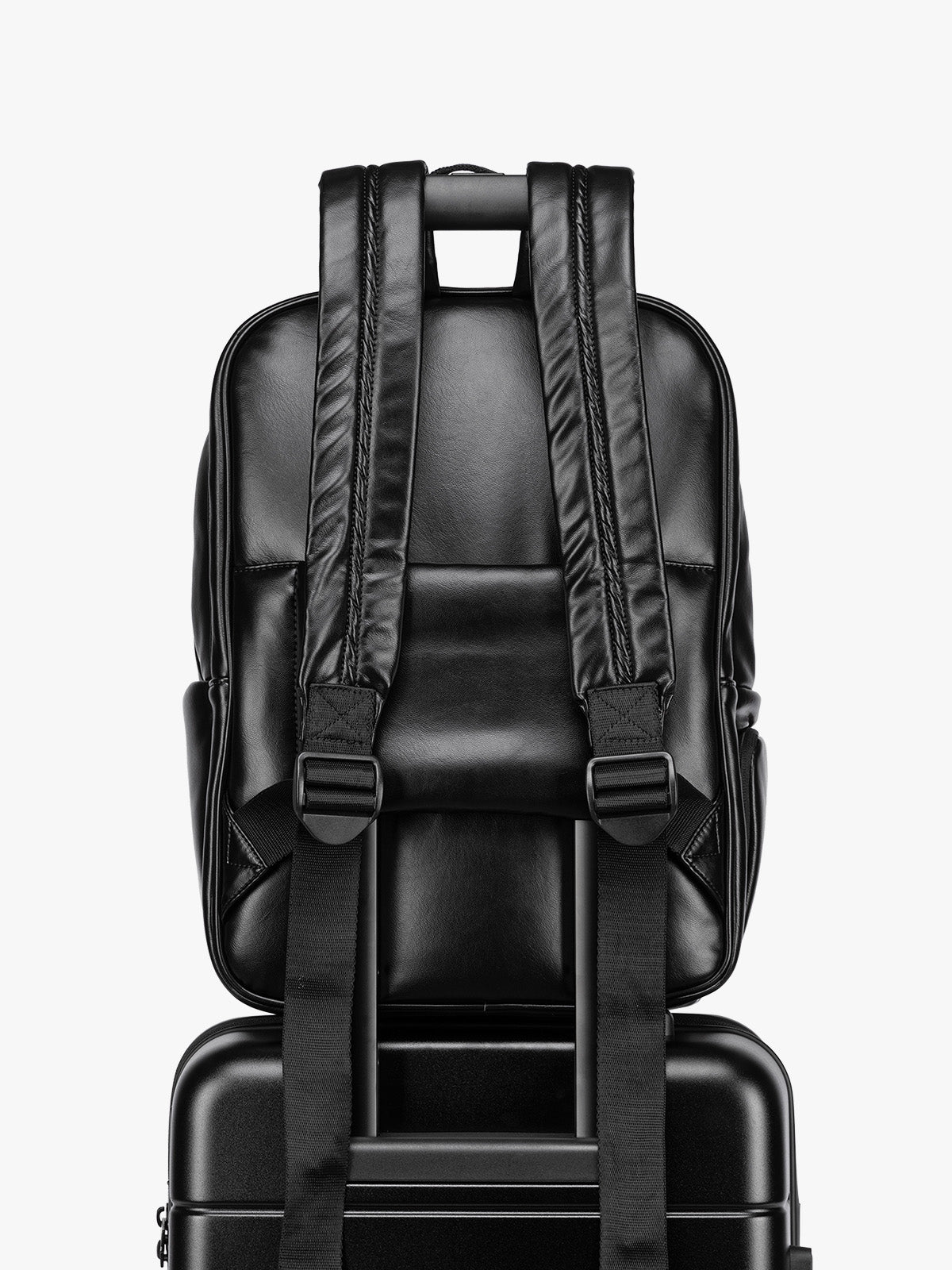 calpak-luka-15-backpack-sac-dos-pc-cuir-vegan-noir image 6