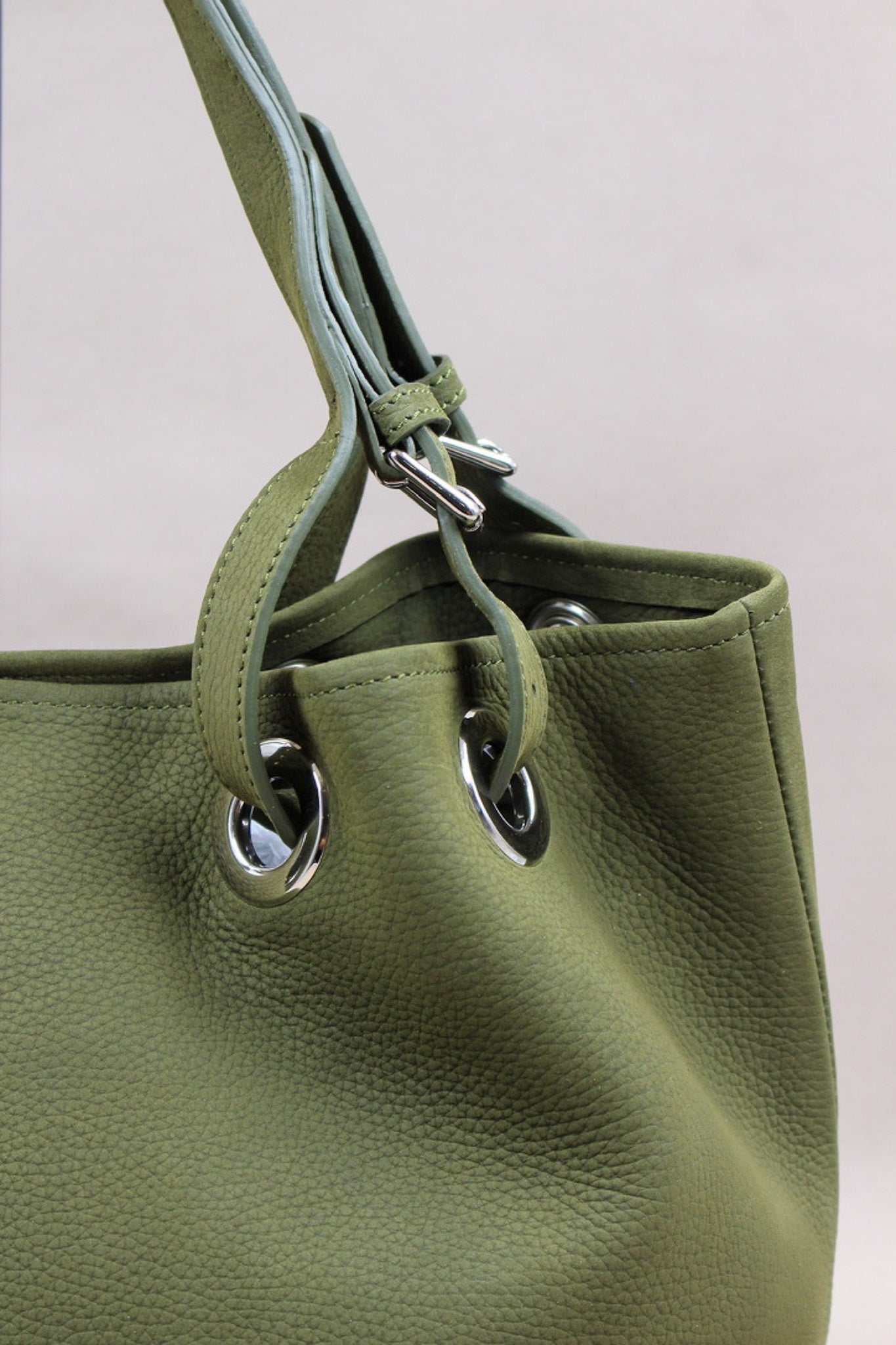 charles-et-charlus-sac-tote-bag-cuir-nubuck-kaki-fabriqu-france image 4