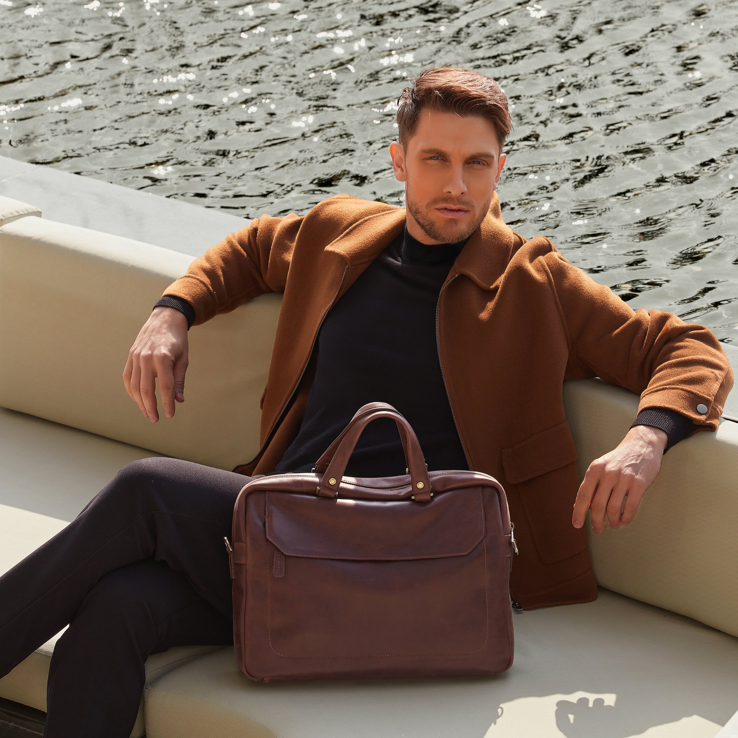 arthur-et-aston-martin-porte-document-cuir-cognac image 3
