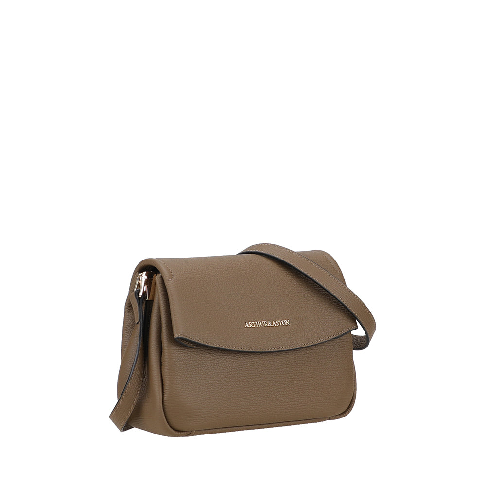 arthur-et-aston-nora-sac-bandouli-re-cuir-noir-pleine-fleur image 3