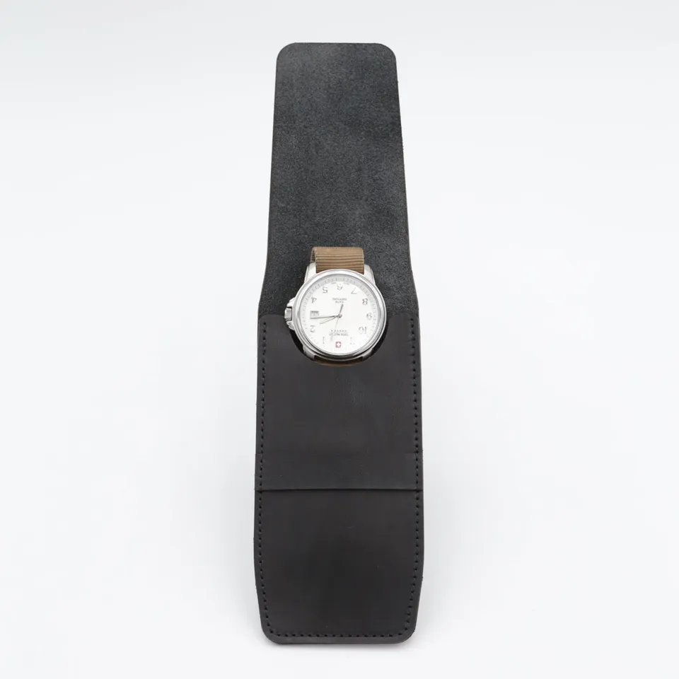 atelier-penso-tuis-ingrassato-noir-tui-montre-cuir-voyage image 1