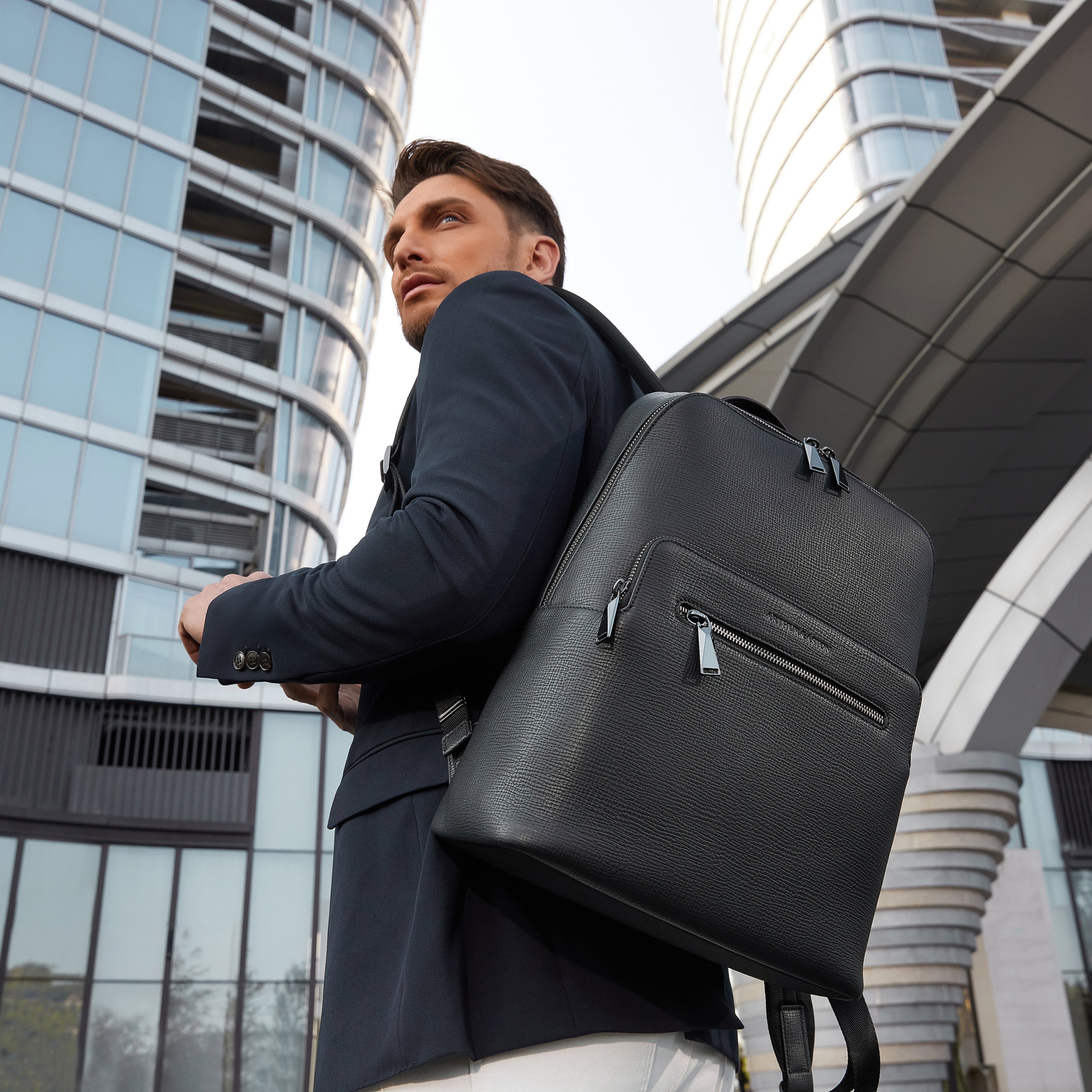 arthur-et-aston-lewis-sac-dos-cuir-noir-homme-business image 6