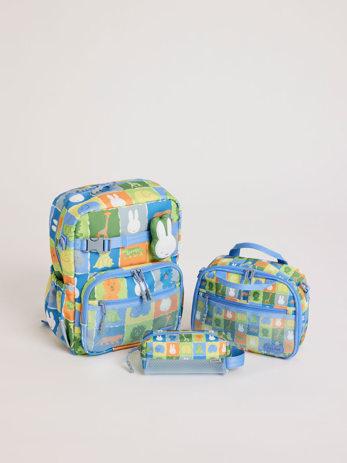 calpak-kids-miffy-kit-cole-sac-moyen-rose-zoo-5-8-ans image 5