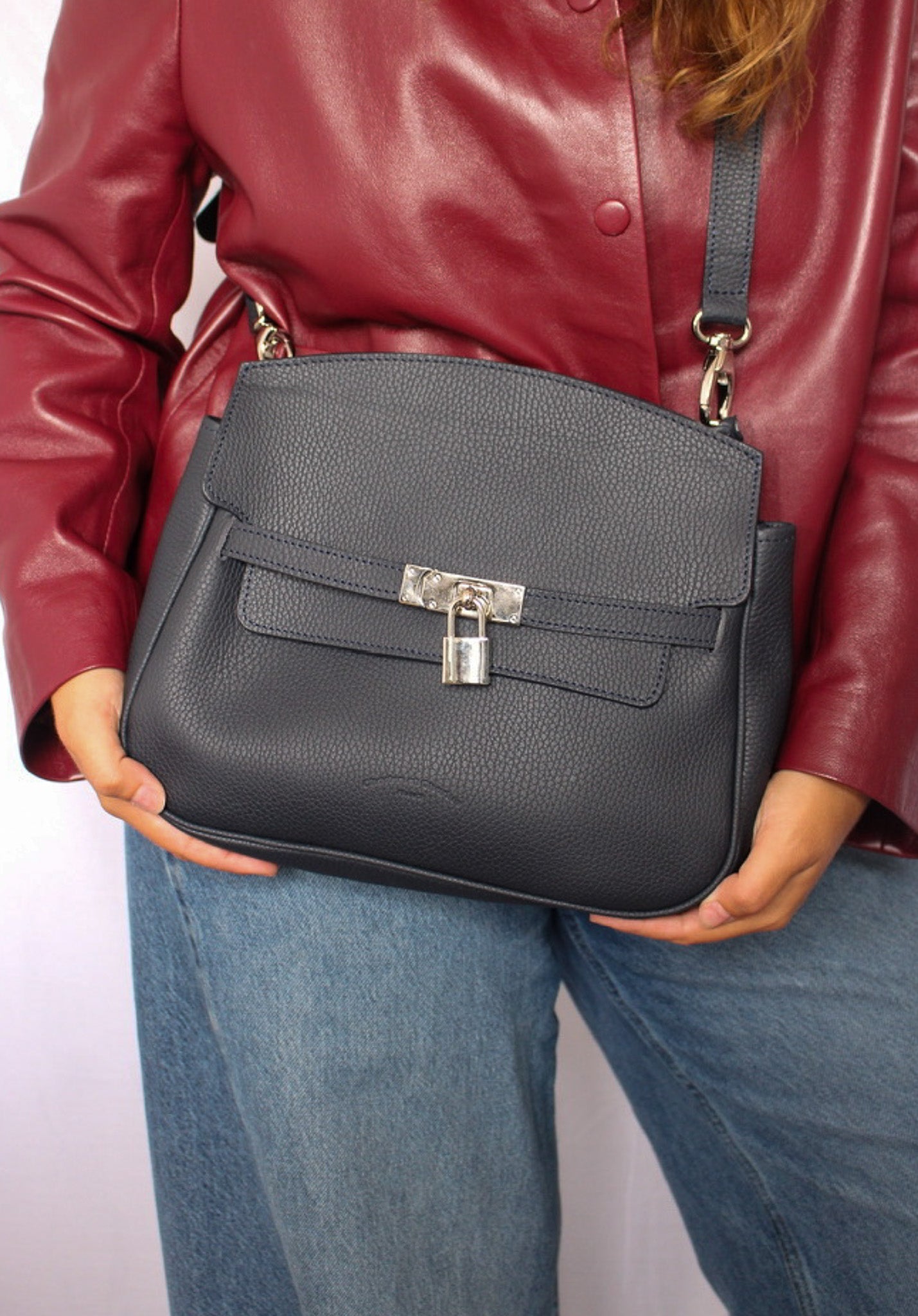 charles-et-charlus-vadim-sac-cuir-grain-marine-24-cm image 2