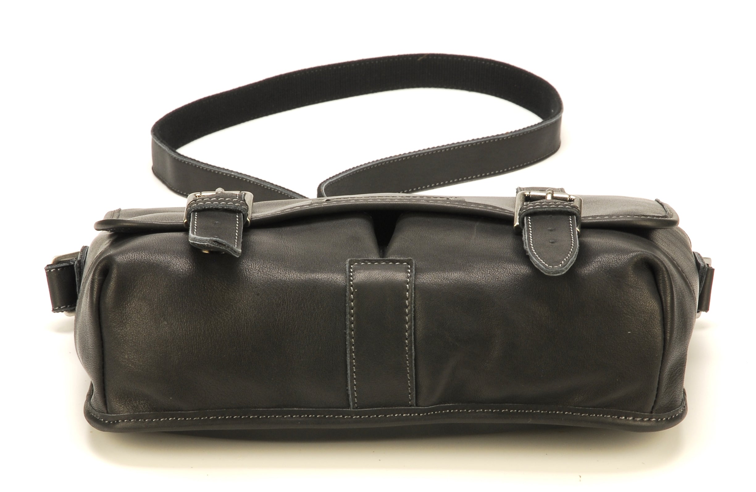 arthur-et-aston-johany-besace-reporter-cuir-noir image 5