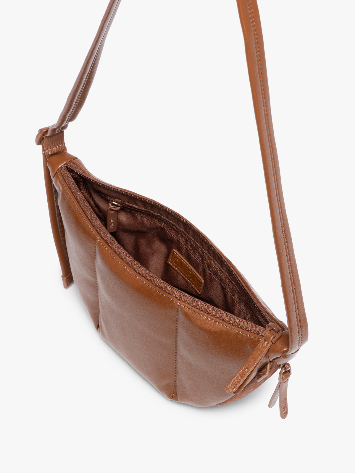 calpak-luka-sac-croissant-cuir-vegan-dark-cherry image 7