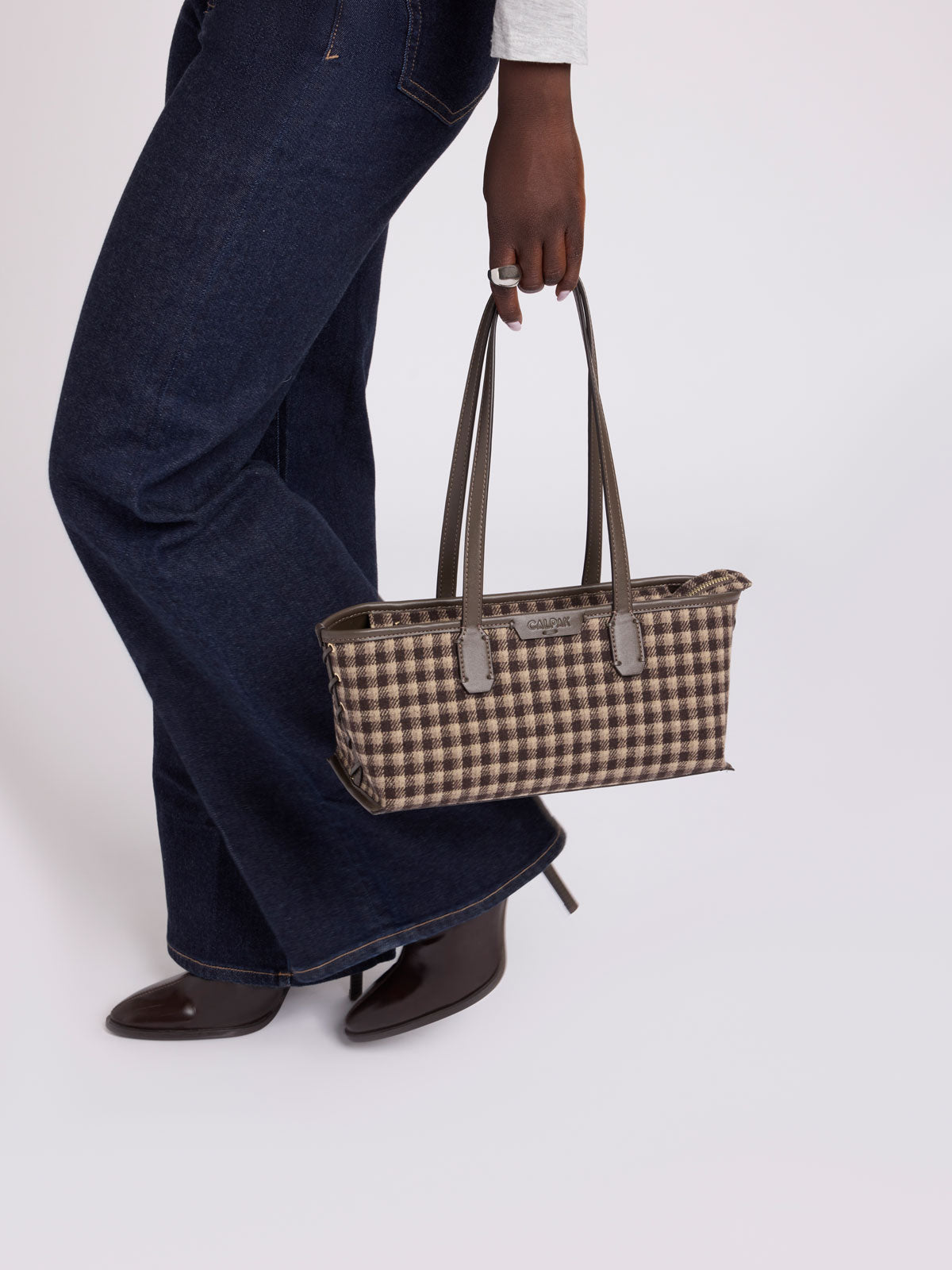 calpak-colette-tote-paule-flanelle-mushroom-plaid image 2