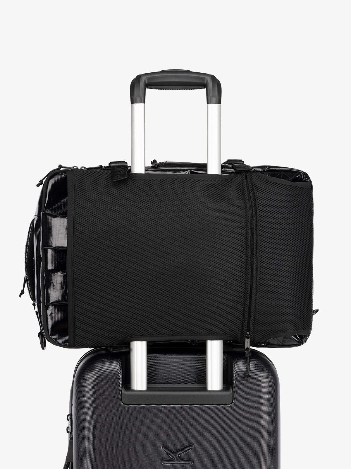 calpak-terra-26l-laptop-duffel-backpack-sac-dos-noir-obsidian image 6