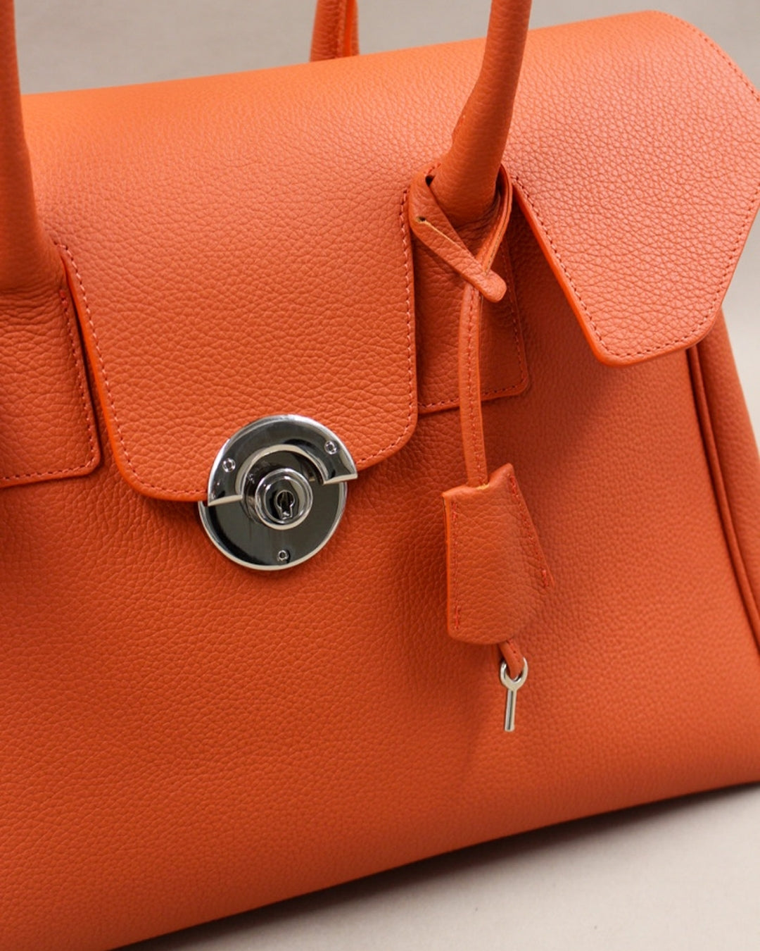 berthille-cortina-sac-cuir-noir-grand-fermoir-rond image 3
