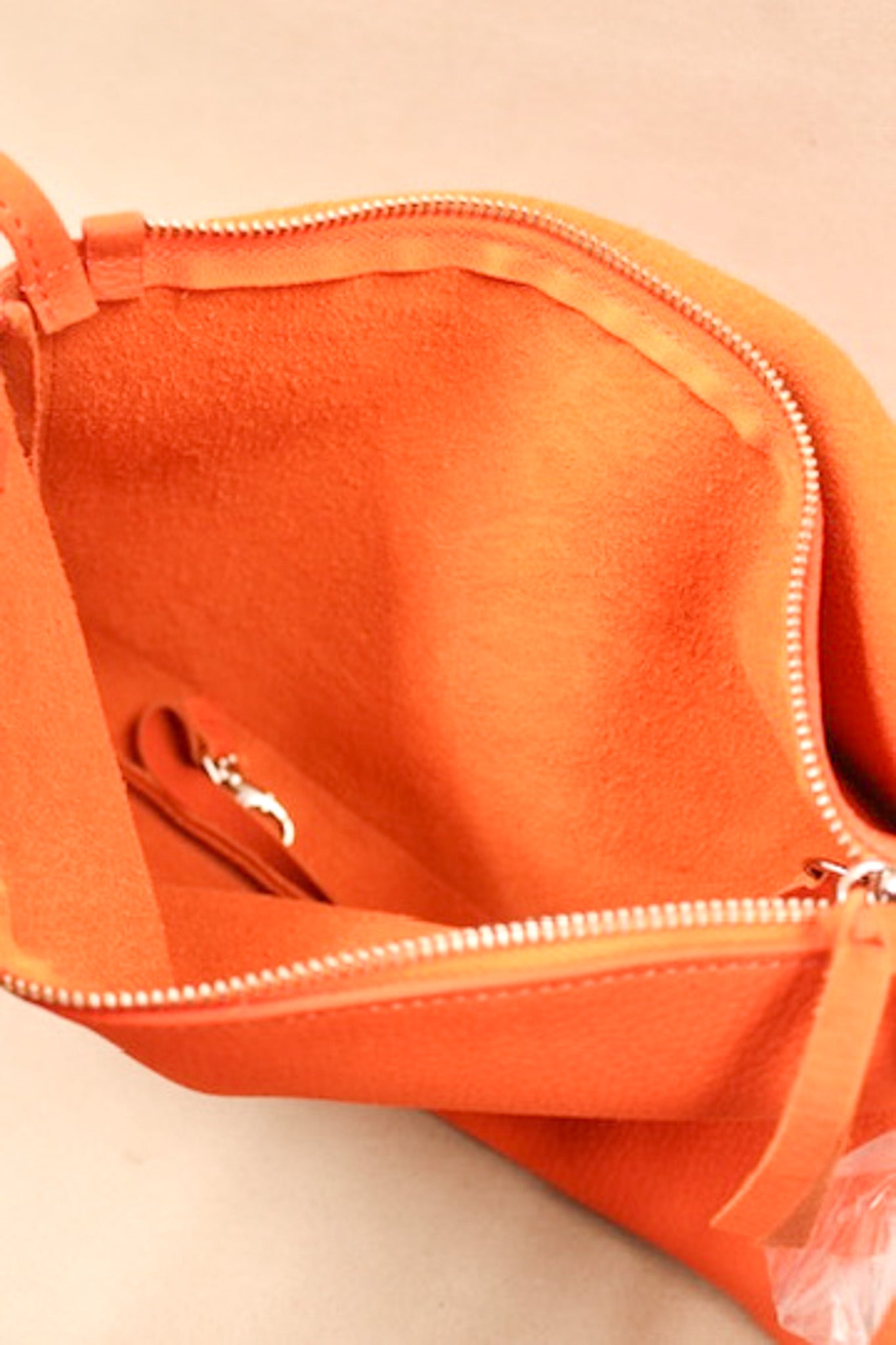 charles-et-charlus-mariette-s-pochette-nubuck-kaki-22-cm image 6