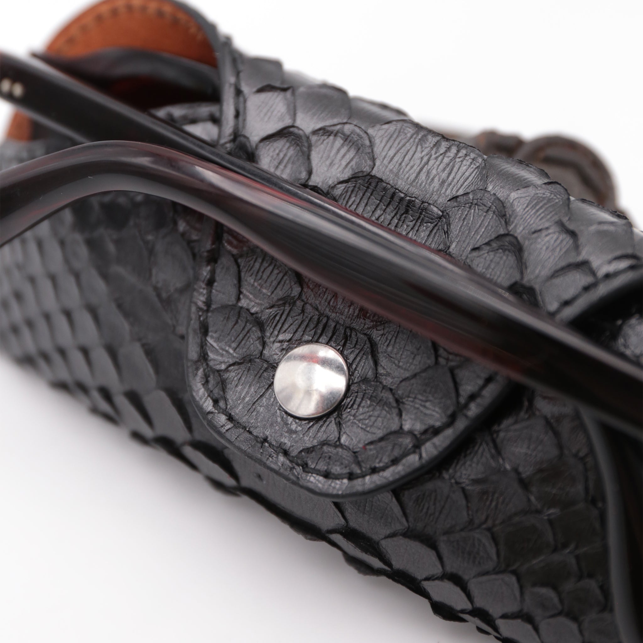 atelier-penso-tuis-lunettes-cuir-python-noir image 4