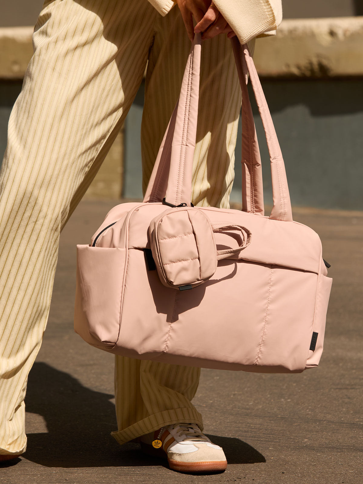 calpak-luka-breloque-pochette-porte-cl-s-vichy-bleu image 2