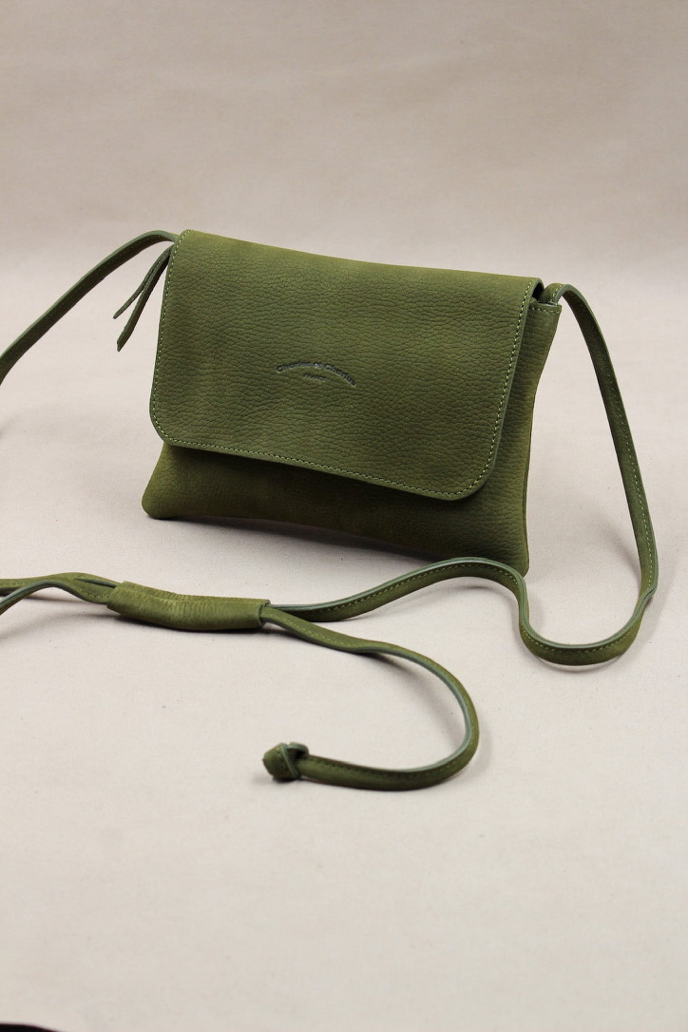 charles-et-charlus-mariette-s-pochette-nubuck-kaki-22-cm image 1