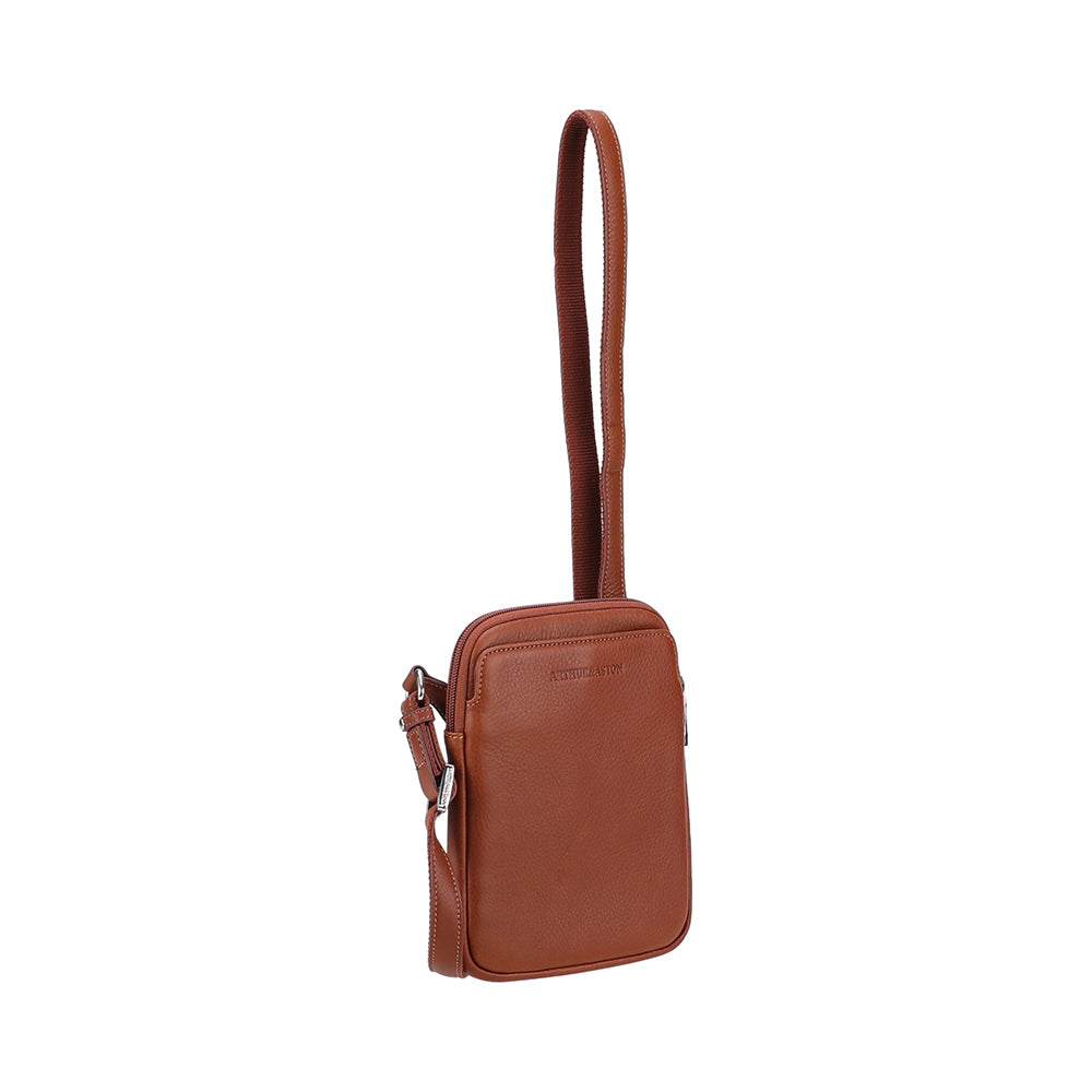 arthur-et-aston-ange-petit-body-bag-cuir-noir-extra-plat image 5