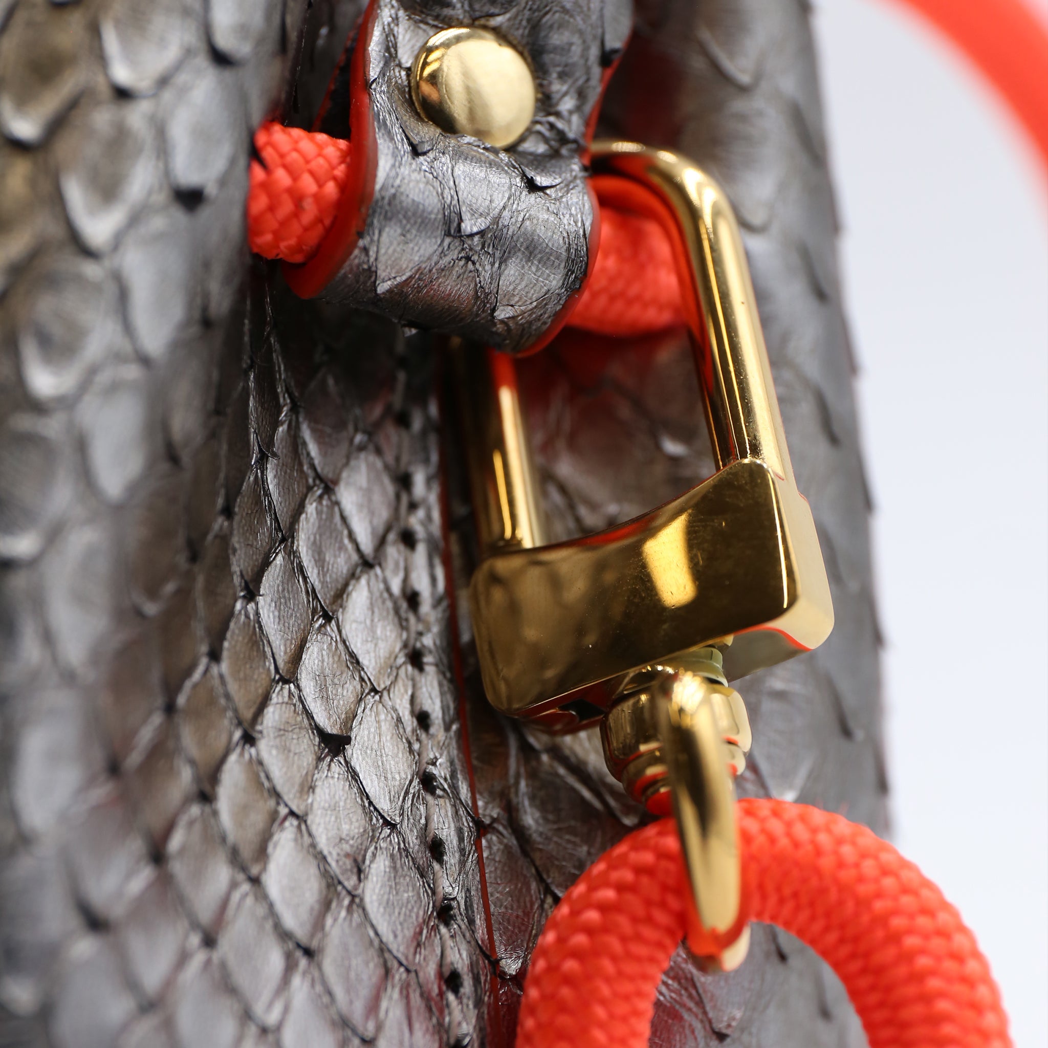 atelier-penso-mini-bucket-sac-seau-cuir-python-silver-magma image 6