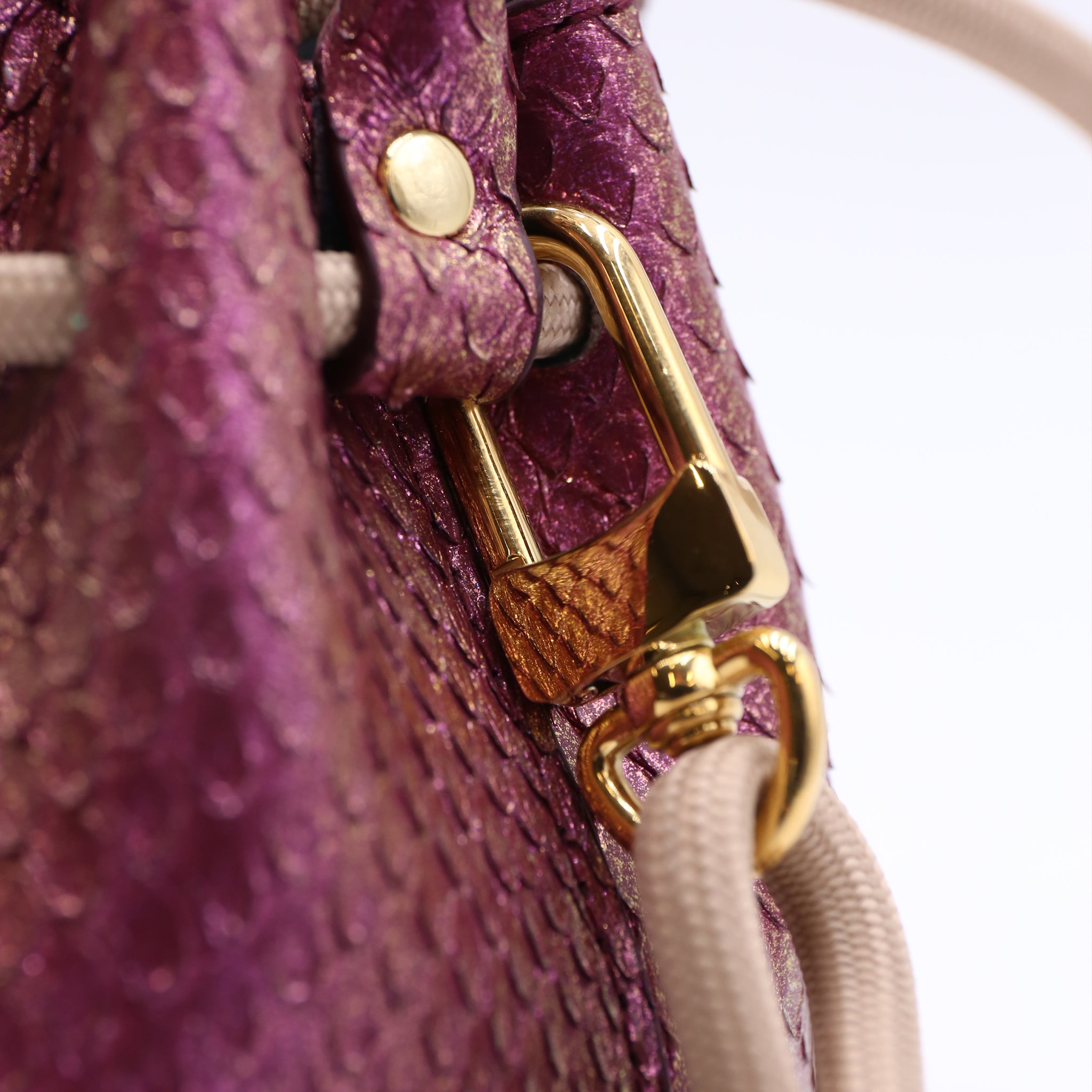 atelier-penso-mini-bucket-sac-seau-cuir-python-shiny-burgundy image 6