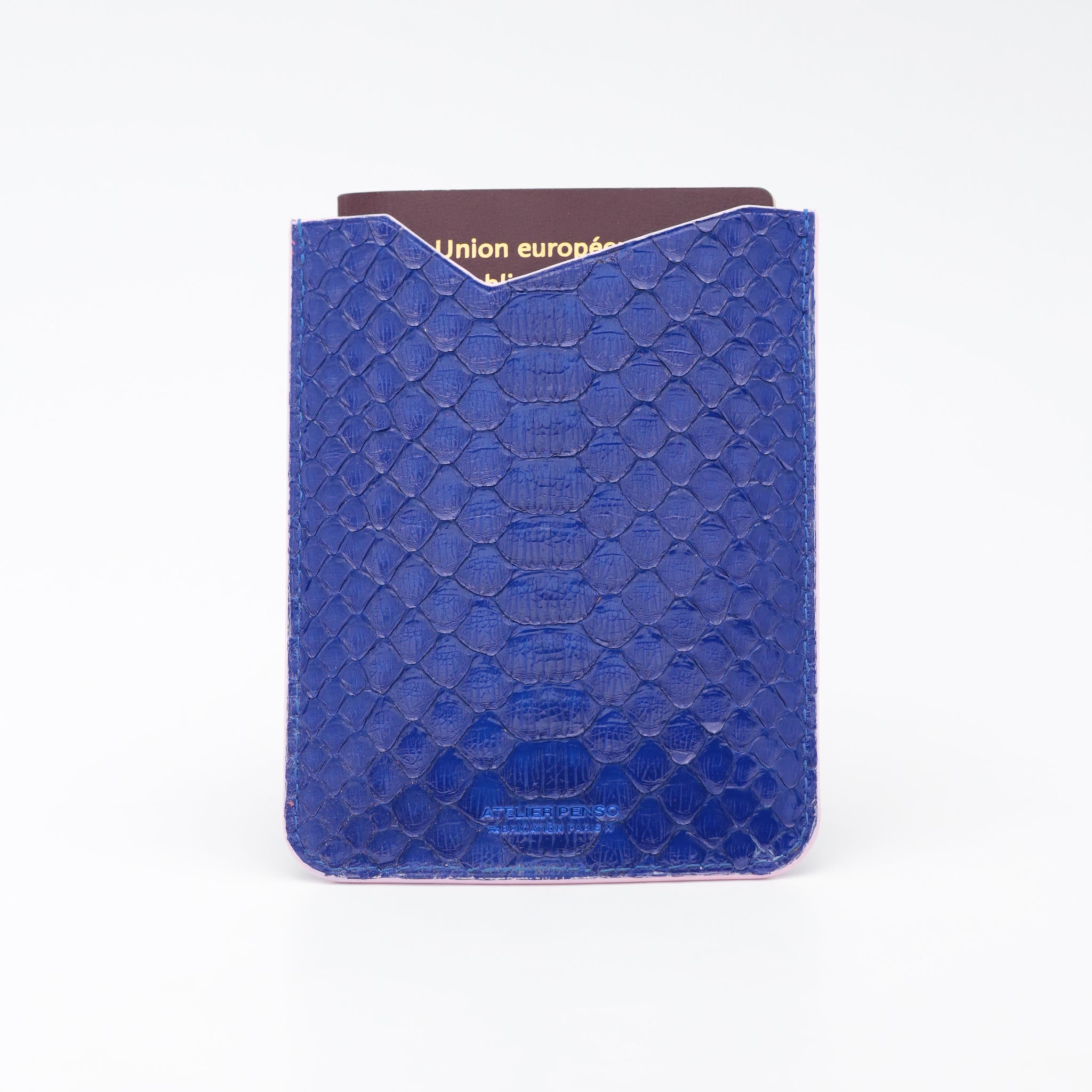 atelier-penso-prot-ge-passeports-tui-cuir-python-bleu image 1