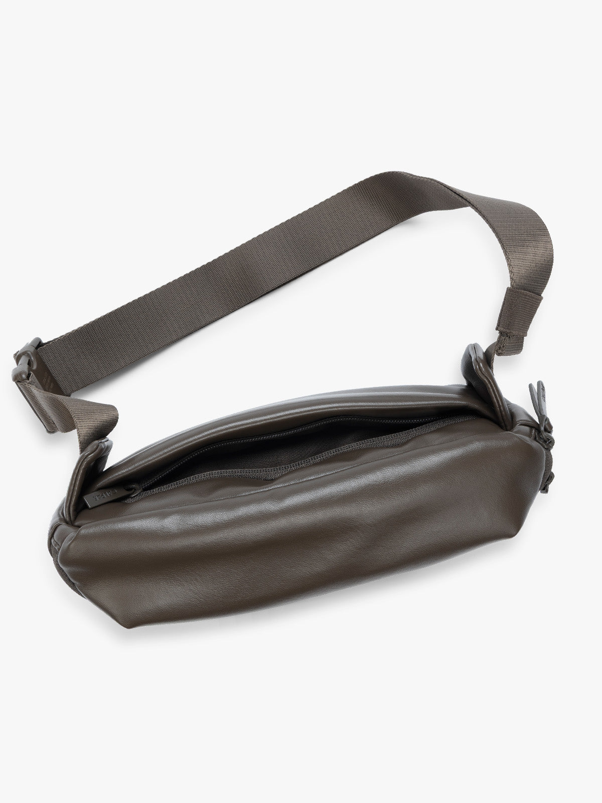 calpak-luka-banane-cuir-vegan-mushroom image 7