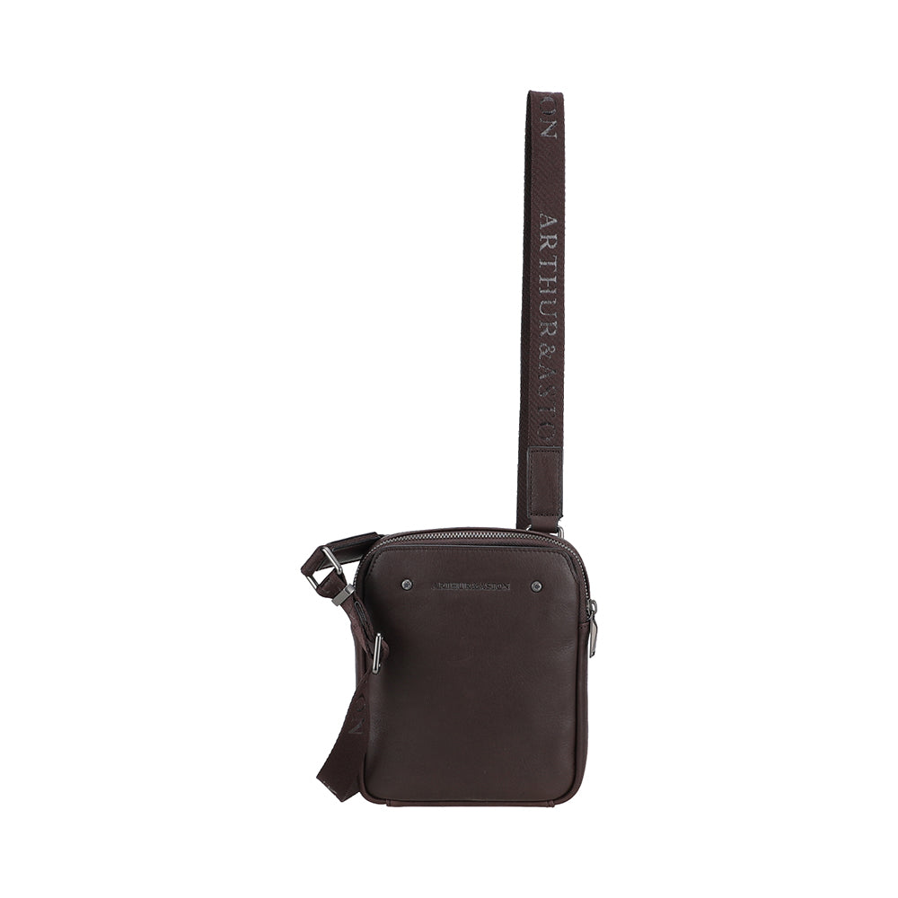 arthur-et-aston-danny-2602-04-body-bag-cuir-noir-extra-plat image 4