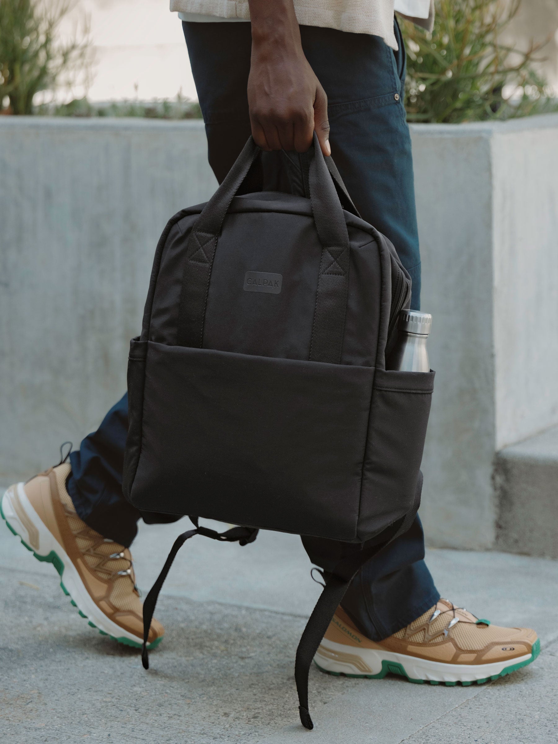 calpak-connect-sac-dos-ordinateur-16-pouces-noir image 2
