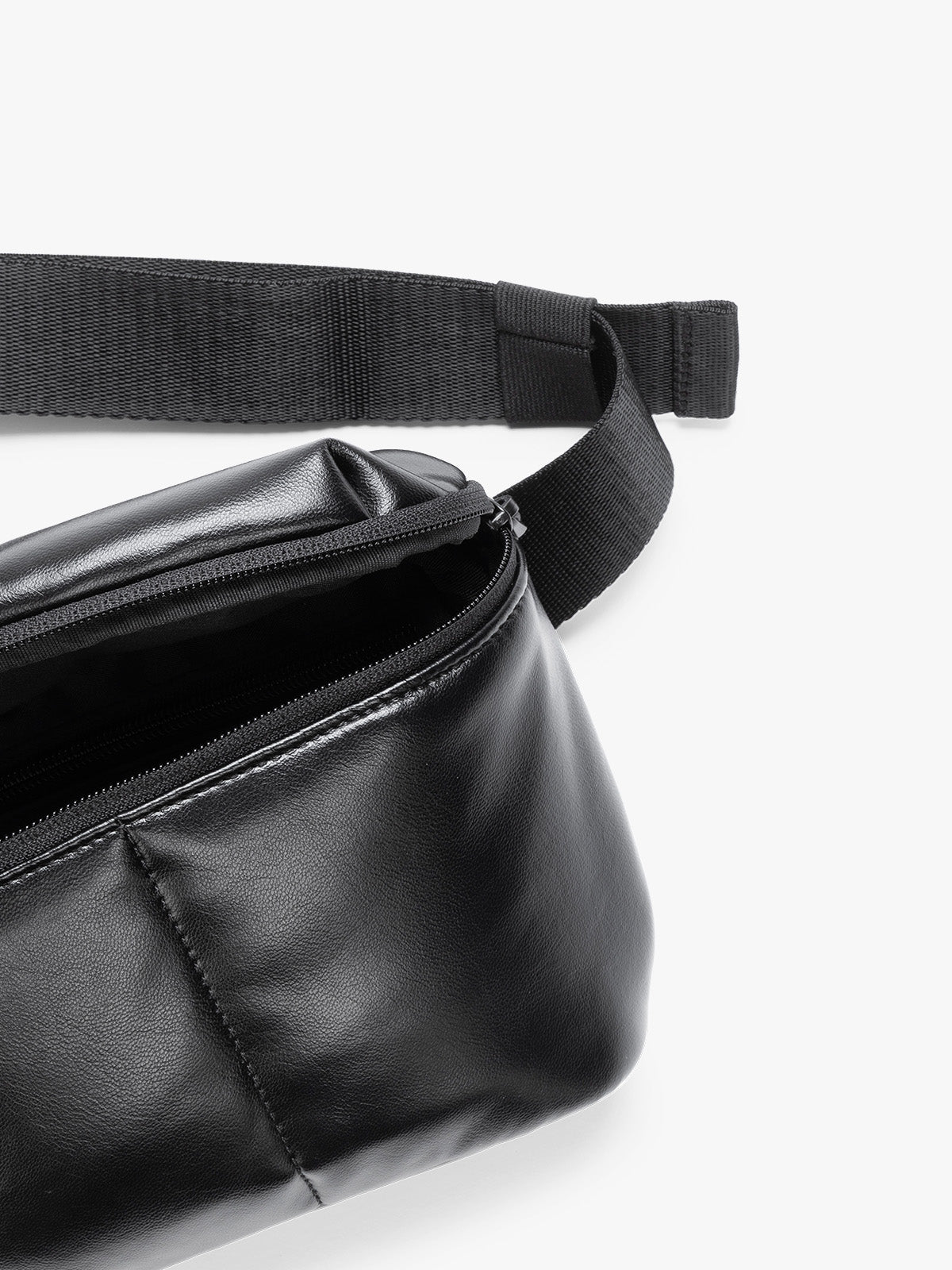 calpak-luka-banane-cuir-vegan-mushroom image 4