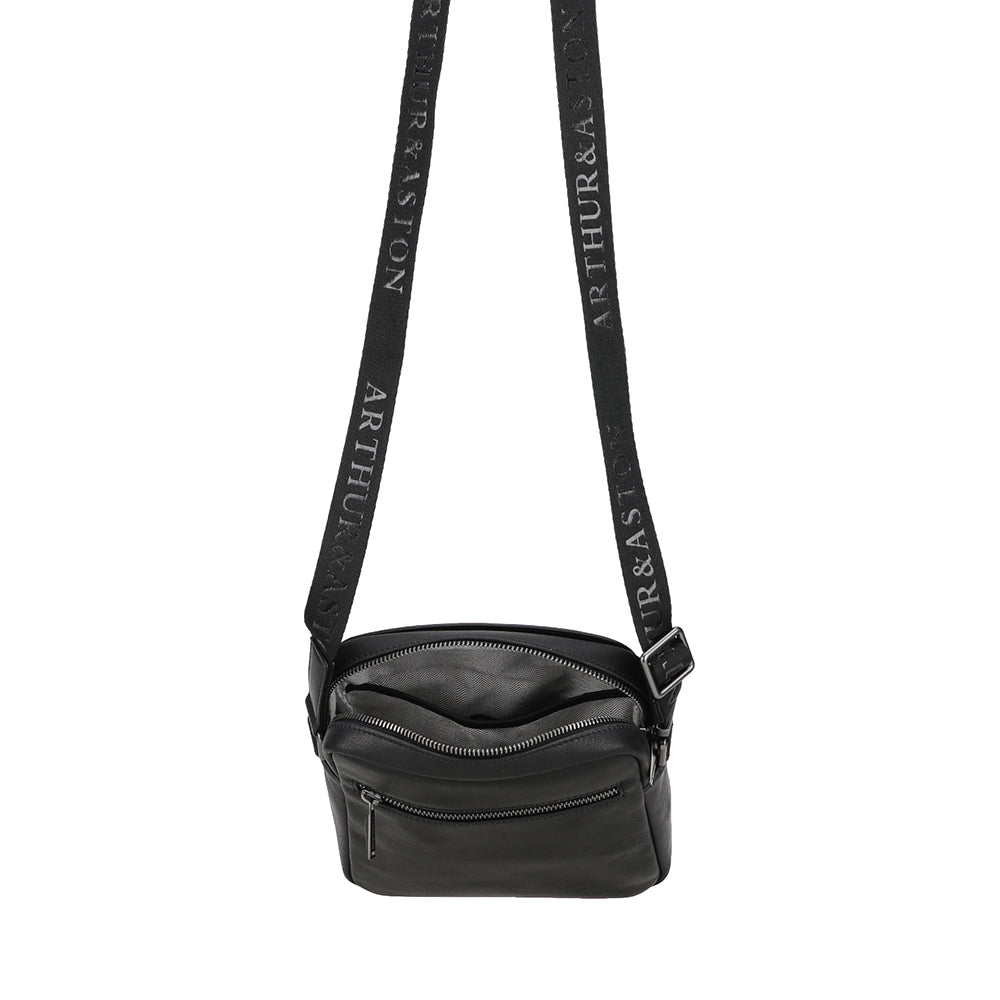 arthur-et-aston-danny-grand-sac-travers-cuir-noir-pleine-fleur image 4