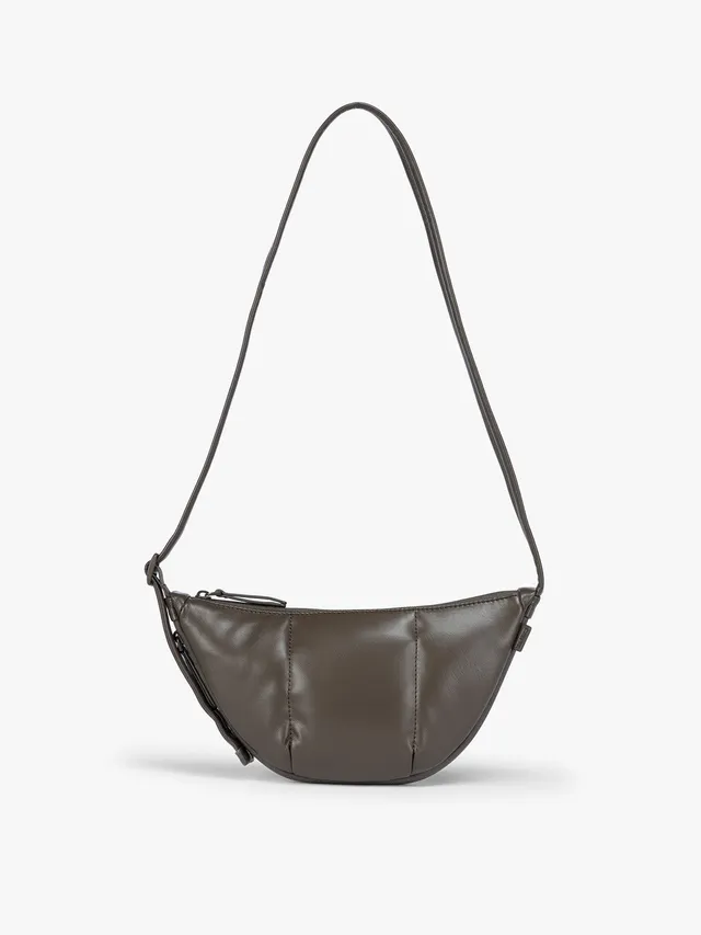 calpak-luka-sac-croissant-cuir-vegan-dark-cherry image 1