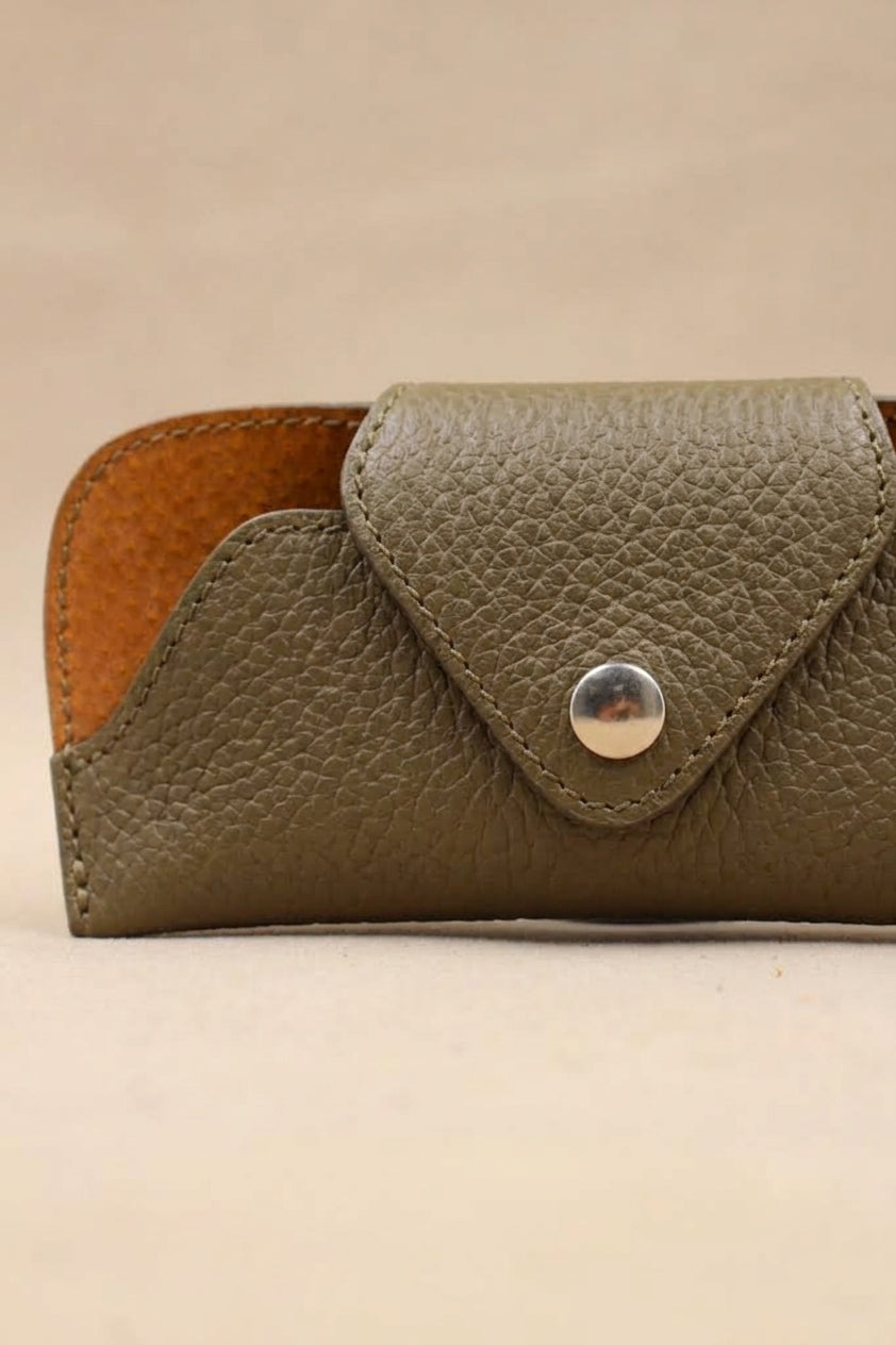 charles-et-charlus-tui-lunettes-cuir-grain-kaki-fabriqu-en-france image 4