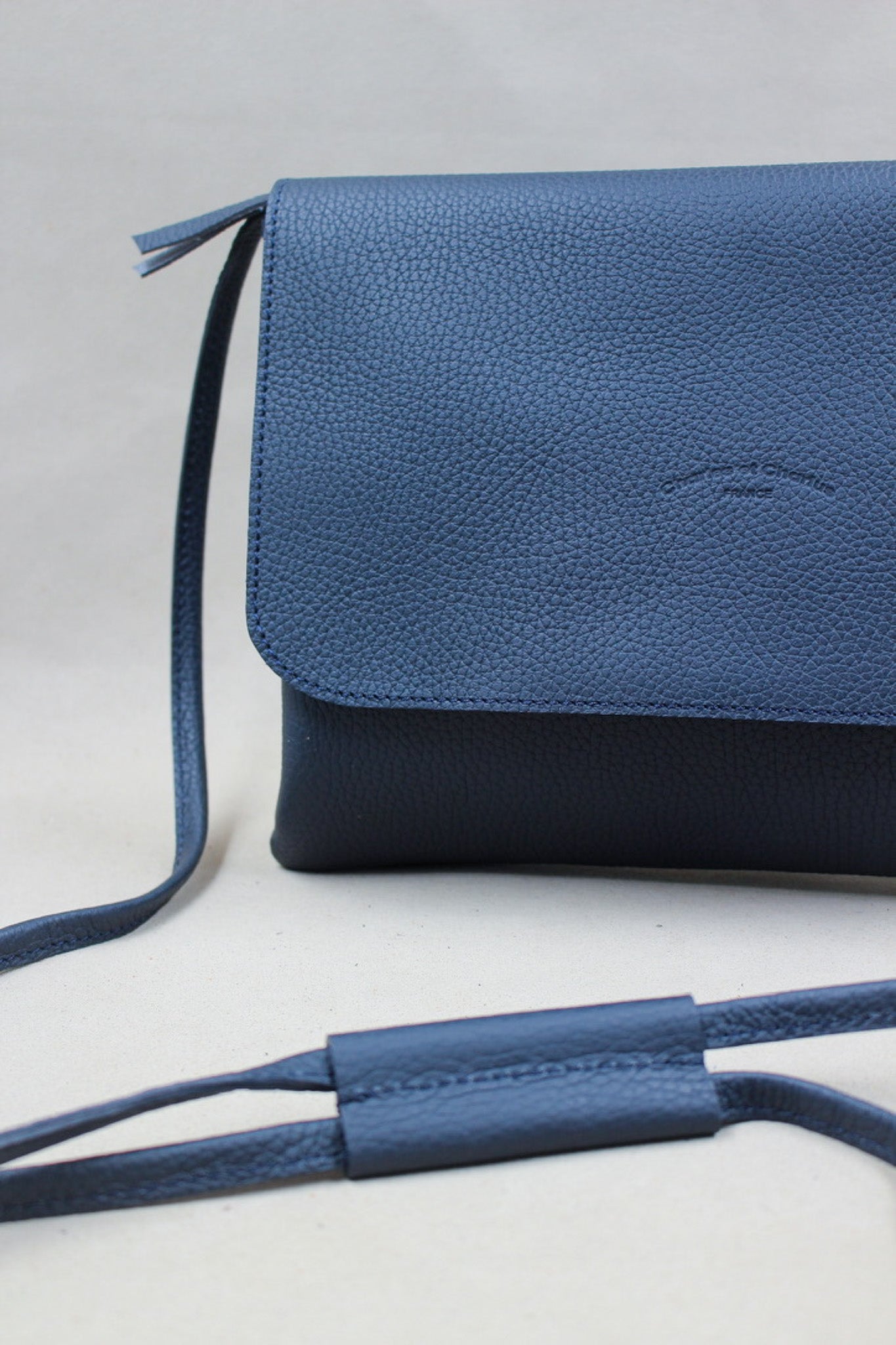 charles-et-charlus-pochette-mariette-s-cuir-grain-gold-france image 7