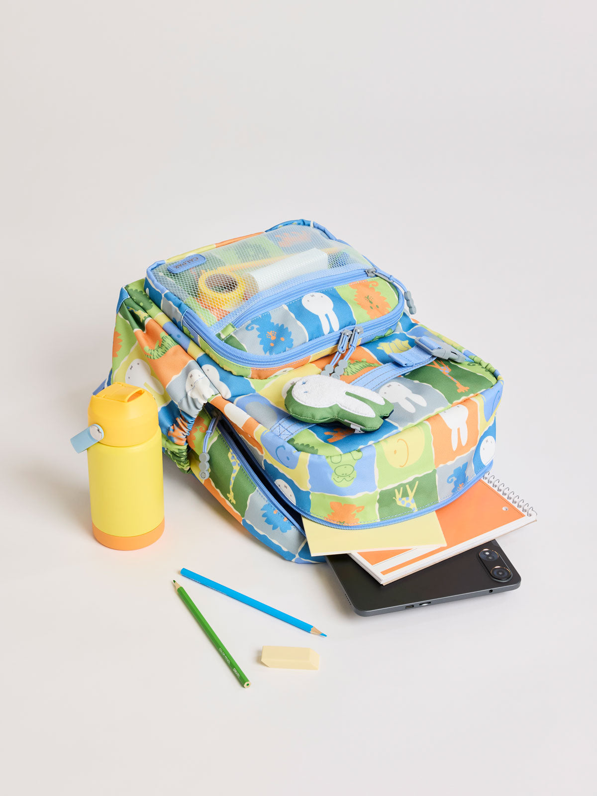 calpak-kids-miffy-medium-sac-dos-enfant-miffy-pink-zoo-trip image 2