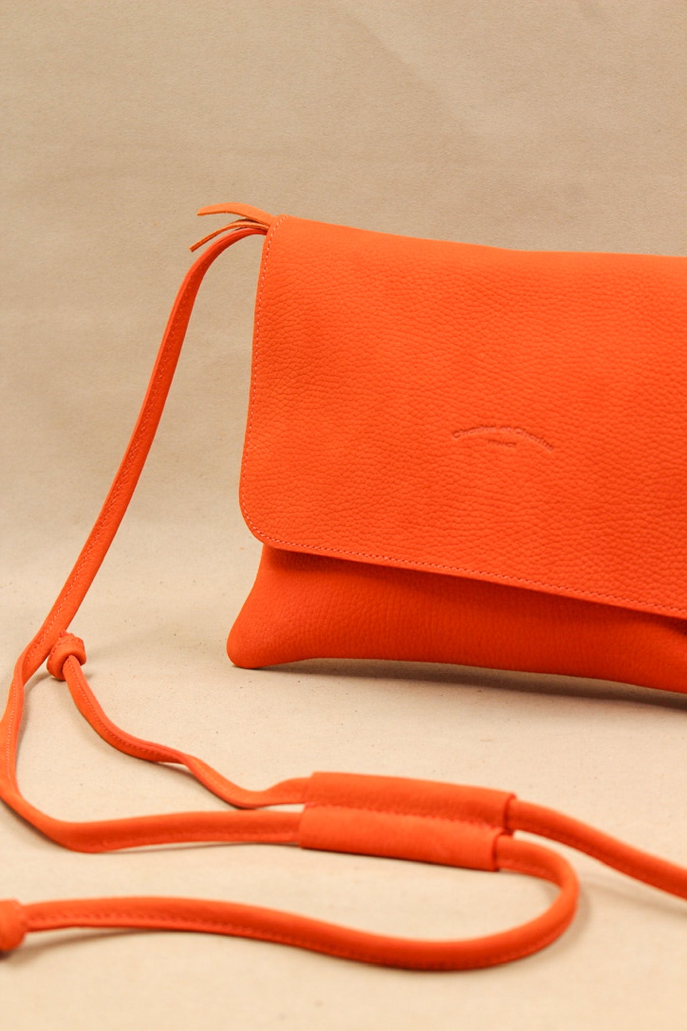 charles-et-charlus-mariette-s-pochette-nubuck-kaki-22-cm image 8