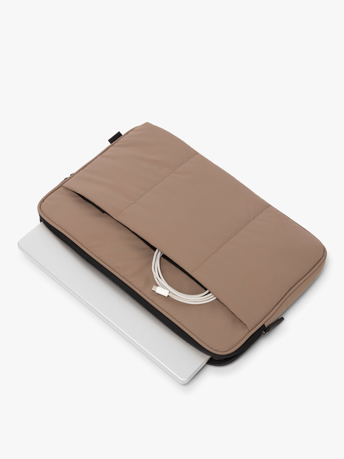 calpak-luka-17-housse-ordinateur-chocolat-matelass-e image 4