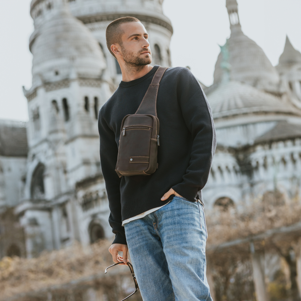 arthur-et-aston-oscar-body-bag-cuir-ch-taigne-homme image 4