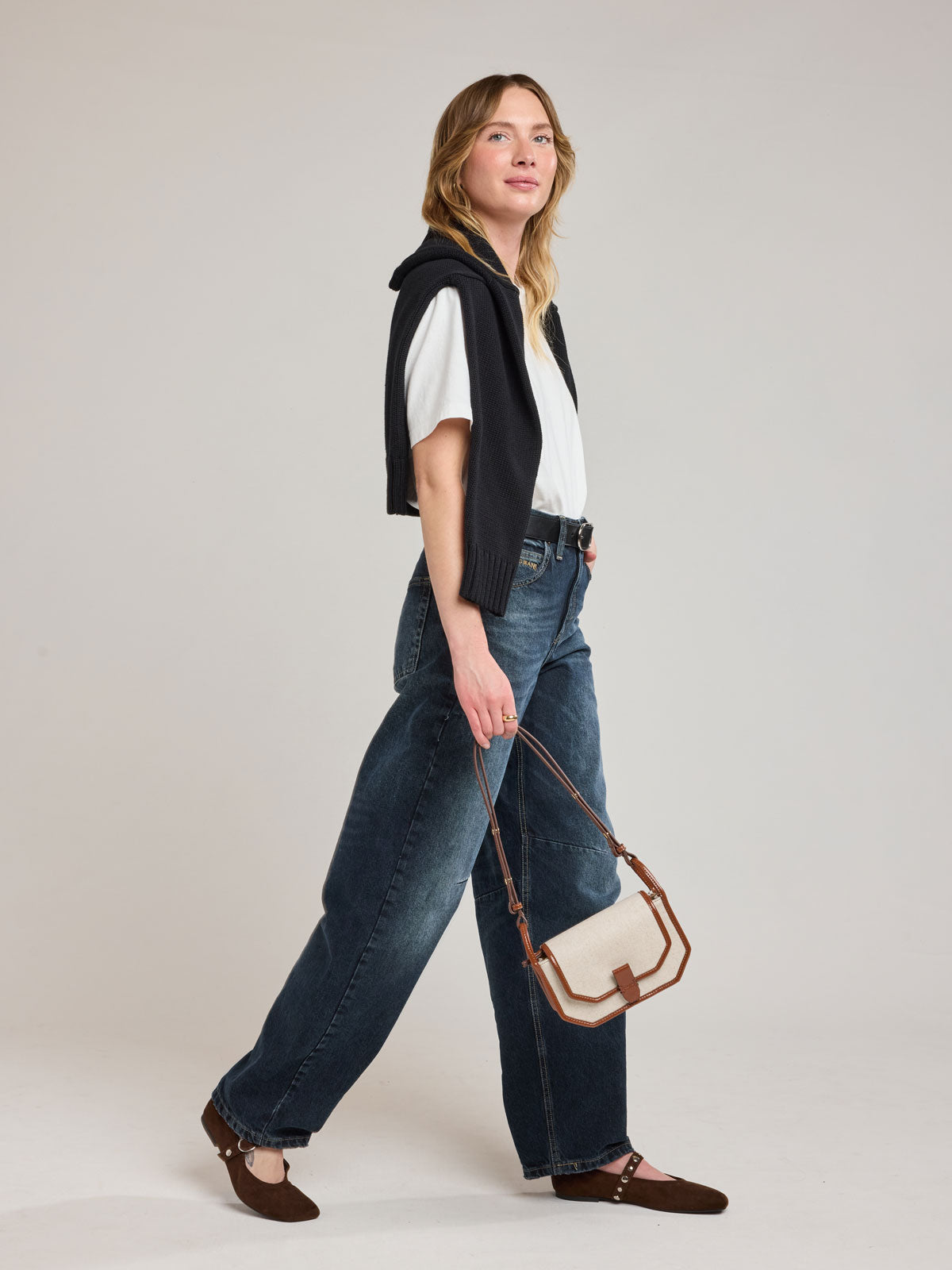 calpak-colette-crossbody-sac-bandouli-re-natural-navy-toile image 5