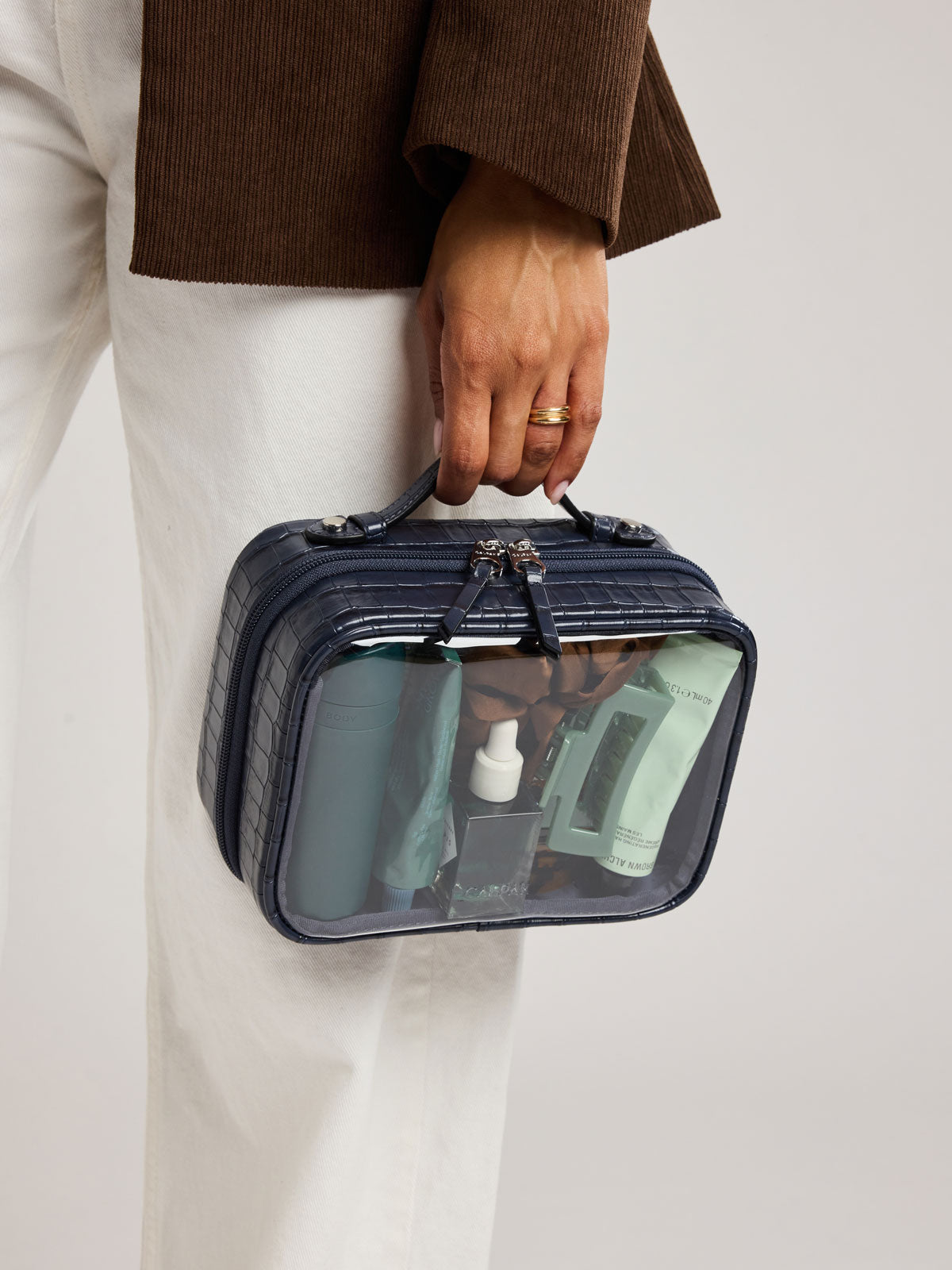 calpak-kaya-trousse-maquillage-croco-bleu-marine image 6