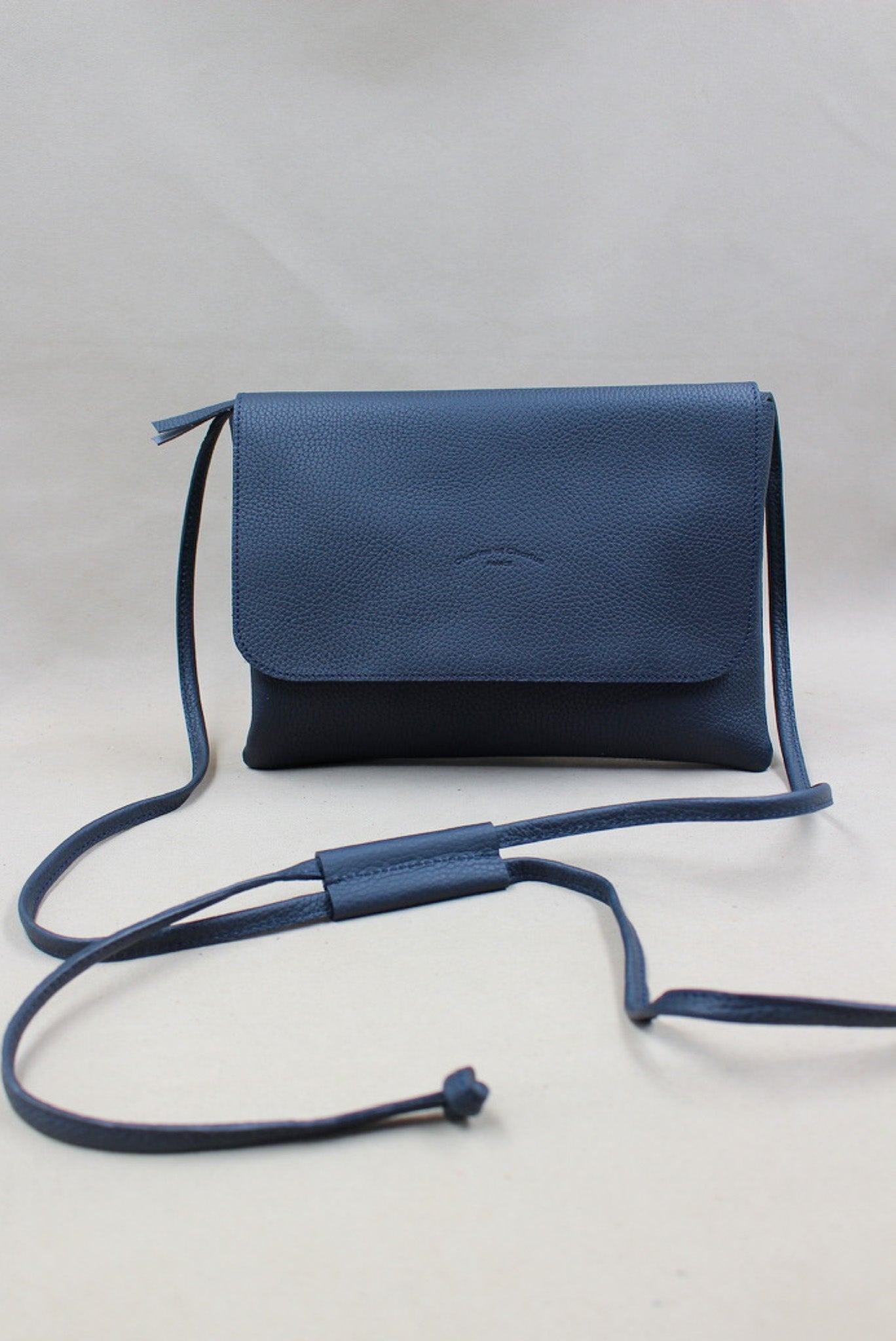 charles-et-charlus-pochette-mariette-s-cuir-grain-gold-france image 5