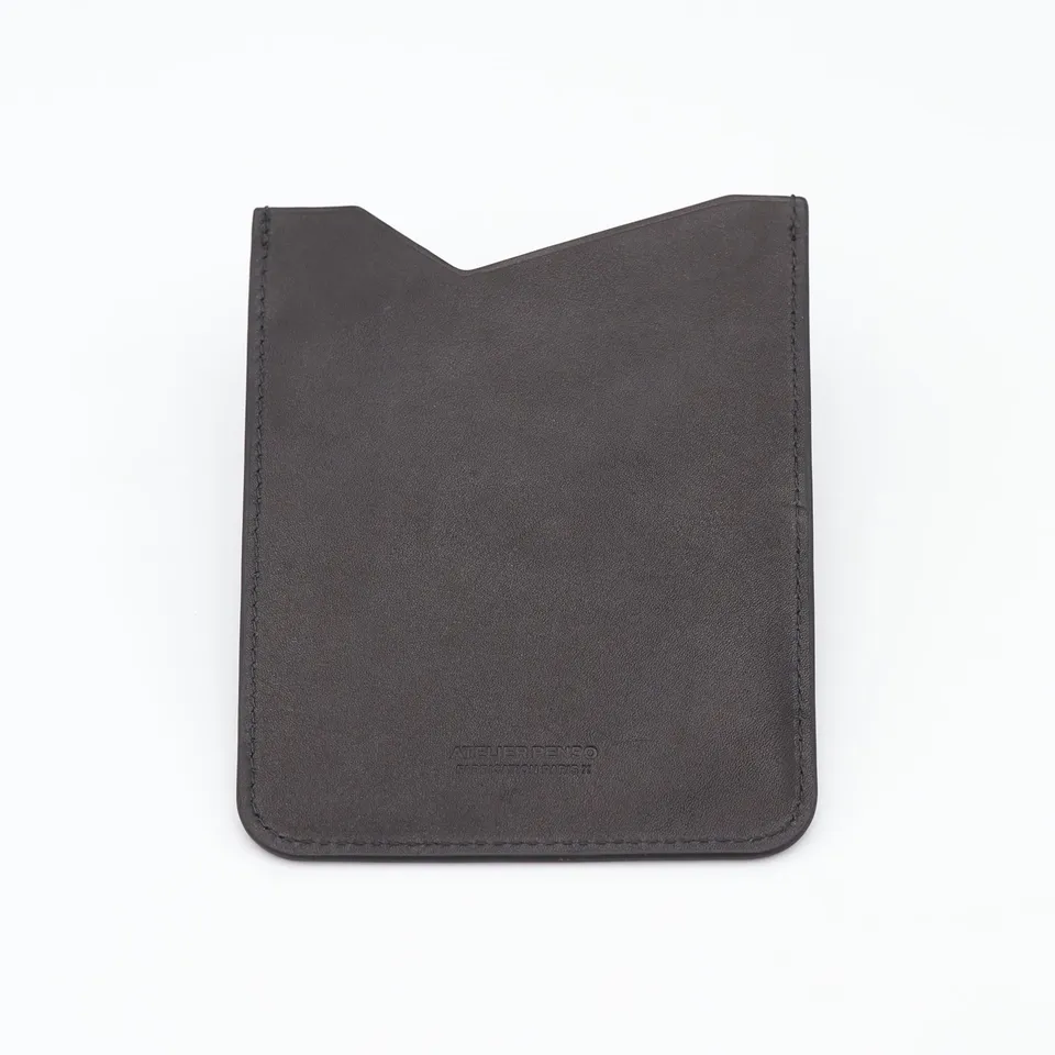 atelier-penso-prot-ge-passeports-tui-cuir-noir-v-g-tal image 1