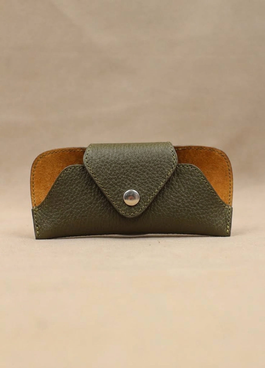 charles-et-charlus-tui-lunettes-cuir-grain-kaki-fabriqu-en-france image 1