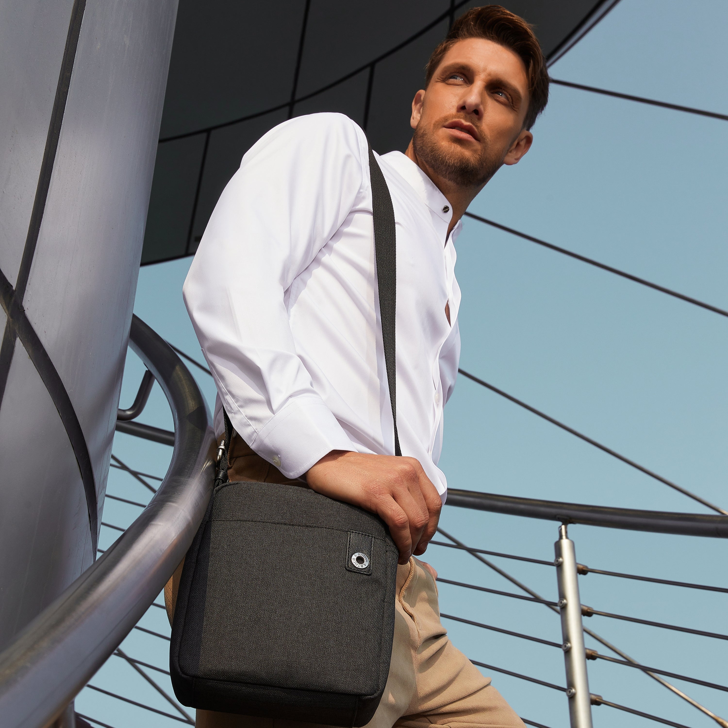 arthur-et-aston-aaron-sac-travers-toile-cuir-noir-grand-mod-le image 7