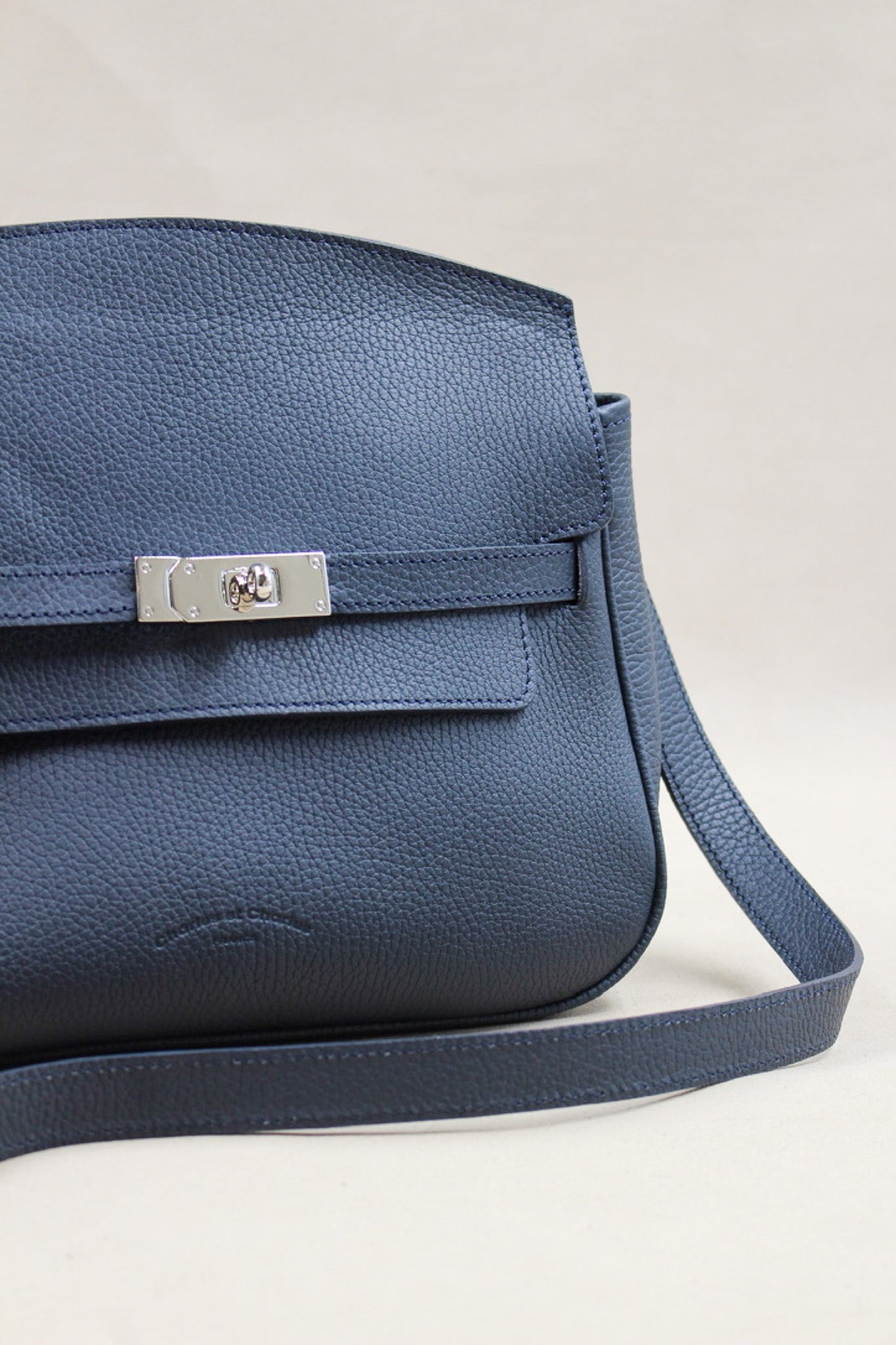 charles-et-charlus-vadim-sac-cuir-grain-marine-24-cm image 4